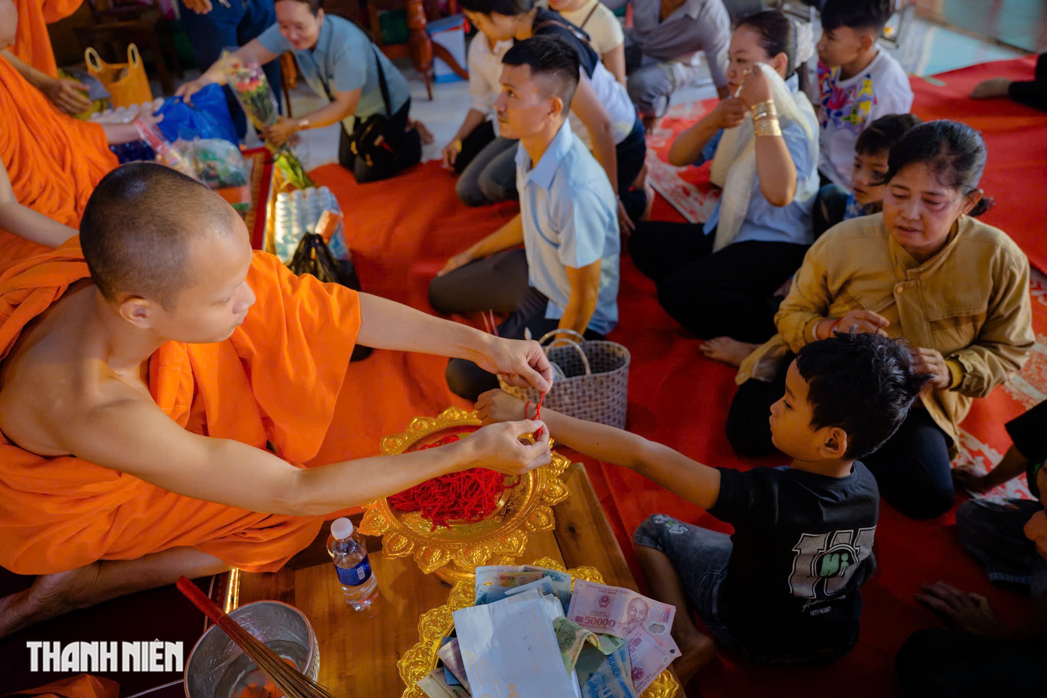 Người Khmer xa qu&ecirc; sum vầy đ&oacute;n Tết Ch&ocirc;l Chnăm Thm&acirc;y ở ch&ugrave;a TP.HCM - Ảnh 6.