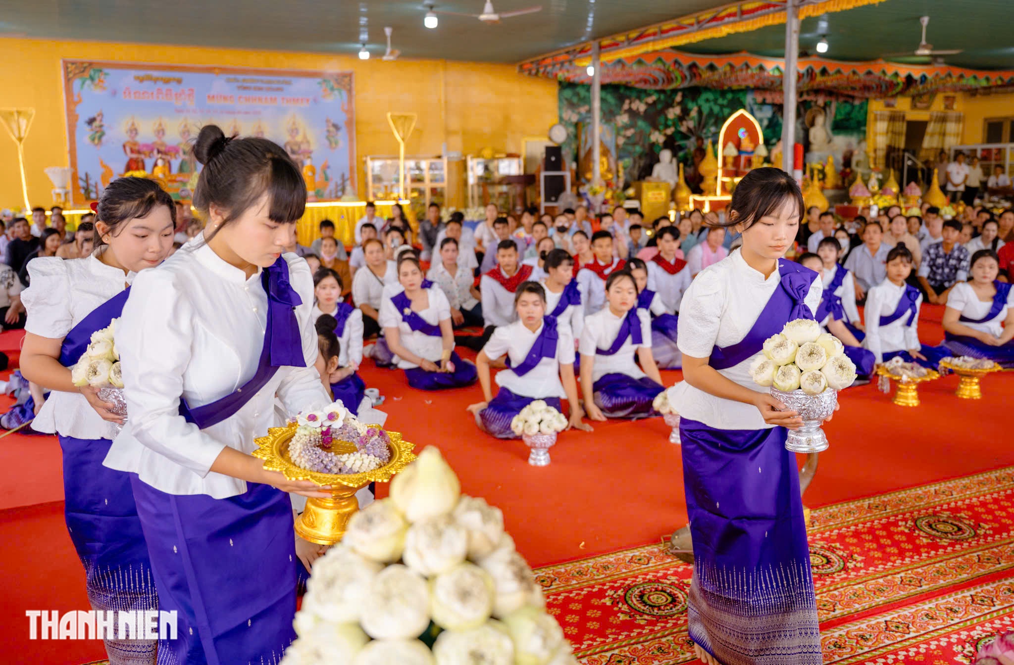 Người Khmer xa qu&ecirc; sum vầy đ&oacute;n Tết Ch&ocirc;l Chnăm Thm&acirc;y ở ch&ugrave;a TP.HCM - Ảnh 9.