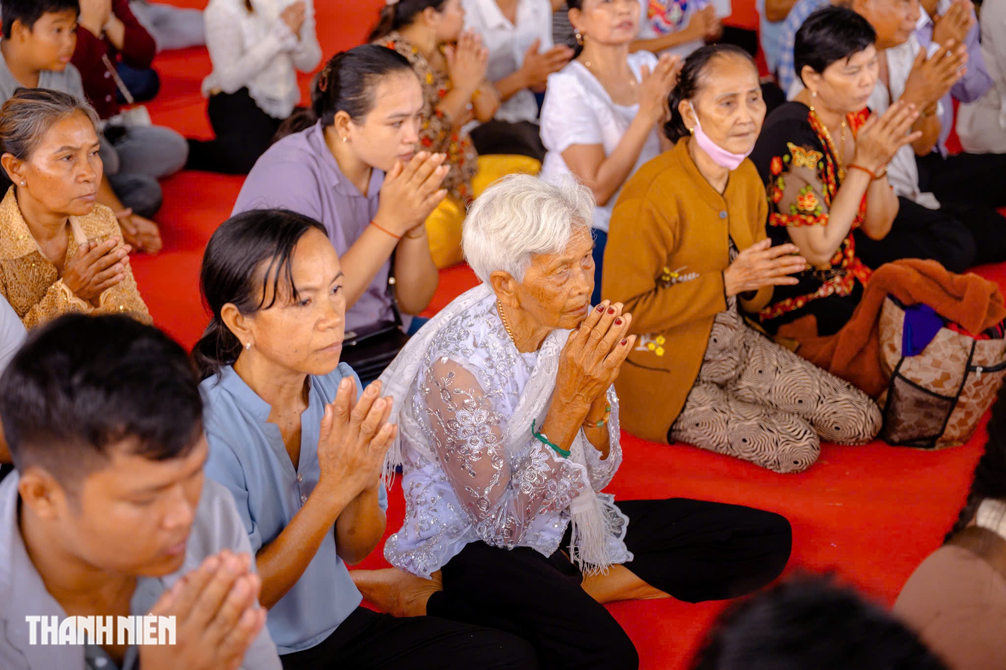Người Khmer xa qu&ecirc; sum vầy đ&oacute;n Tết Ch&ocirc;l Chnăm Thm&acirc;y ở ch&ugrave;a TP.HCM - Ảnh 5.