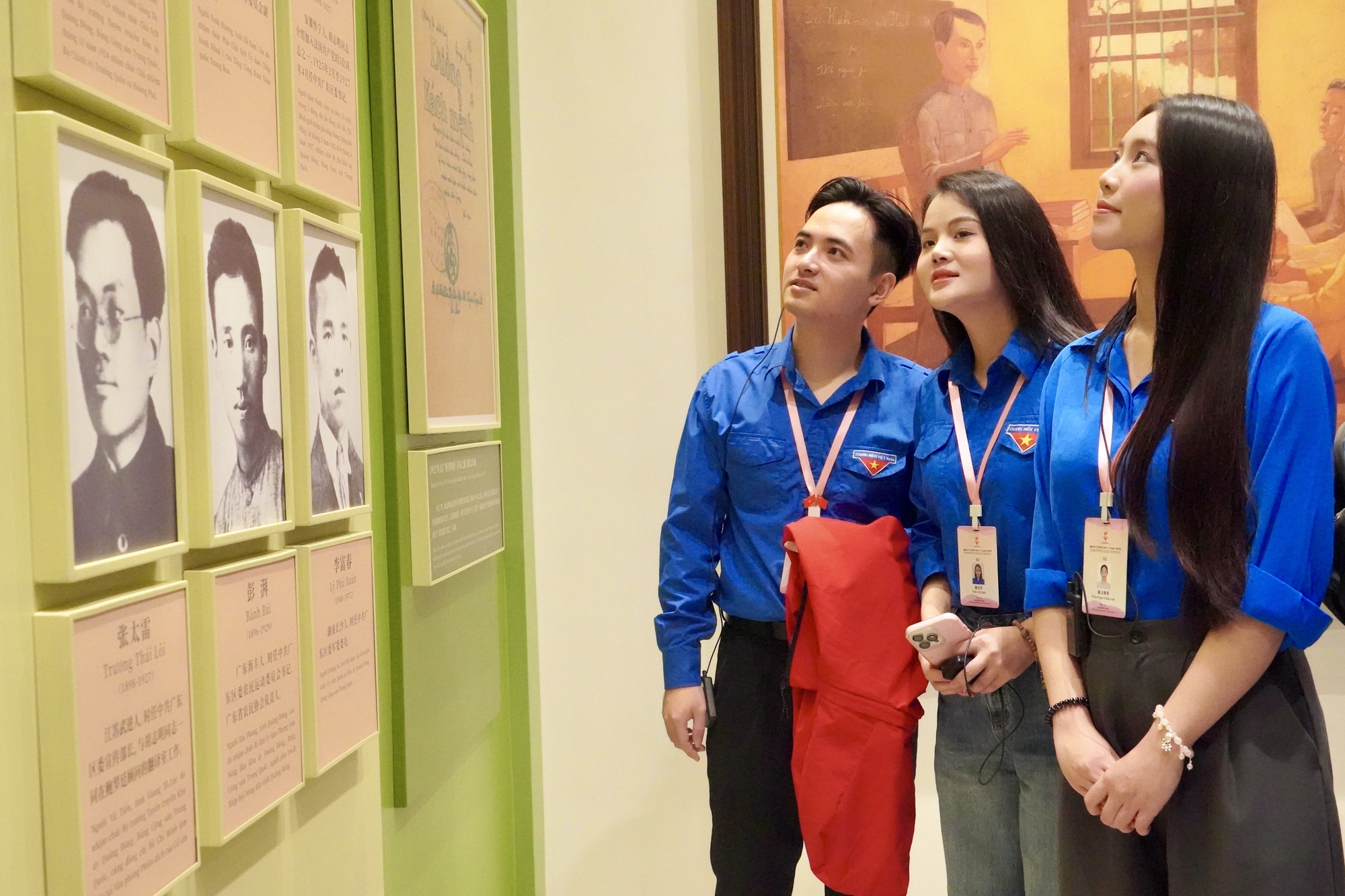 &Aacute; hậu Ch&acirc;u Anh: &lsquo;H&agrave;nh tr&igrave;nh đỏ&rsquo; mang theo kh&aacute;t vọng của thanh ni&ecirc;n Việt Nam- Ảnh 10.