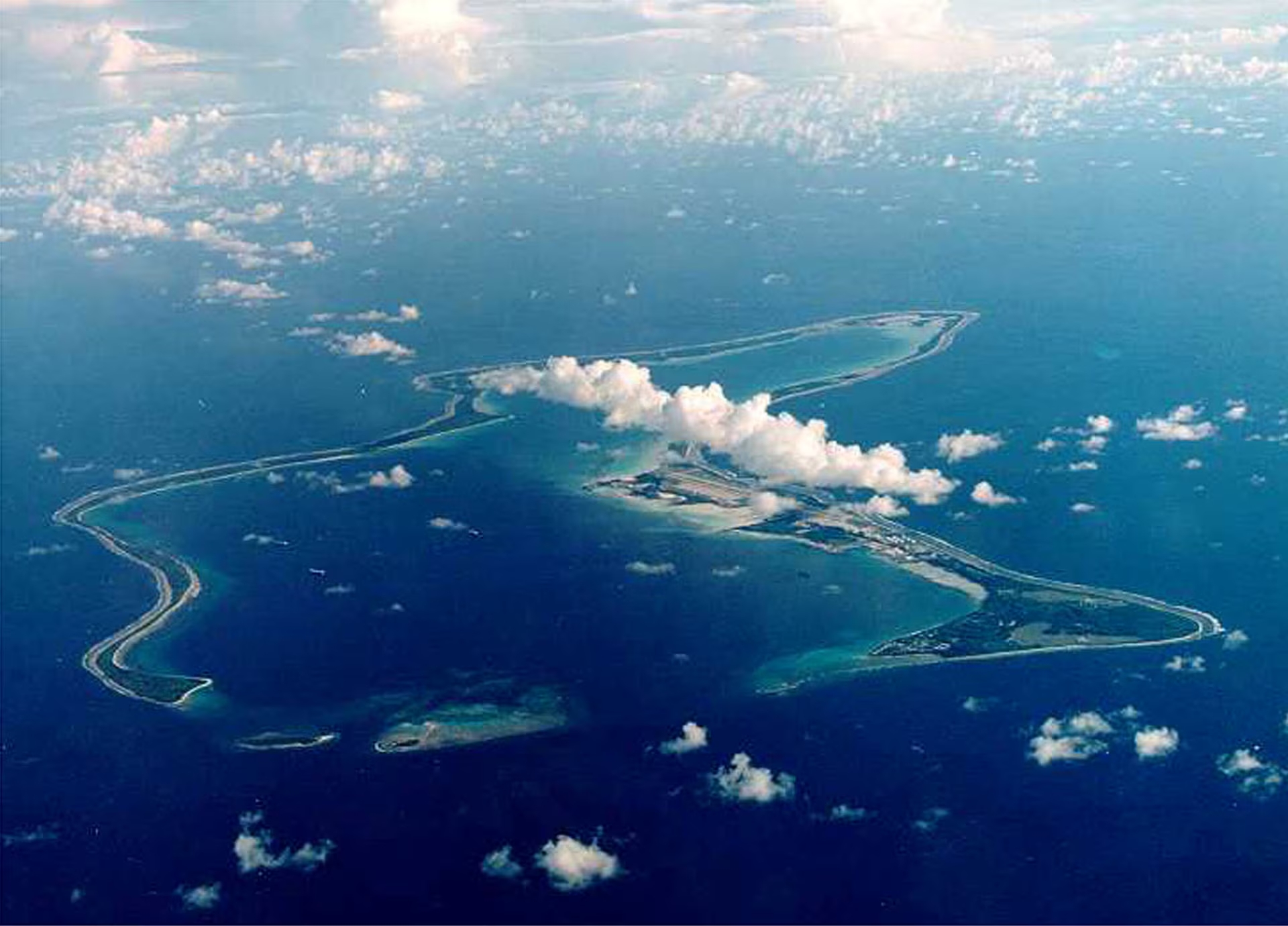 Anh ngưng kế hoạch trao trả quần đảo Chagos bị &ocirc;ng Trump phản đối - Ảnh 1.