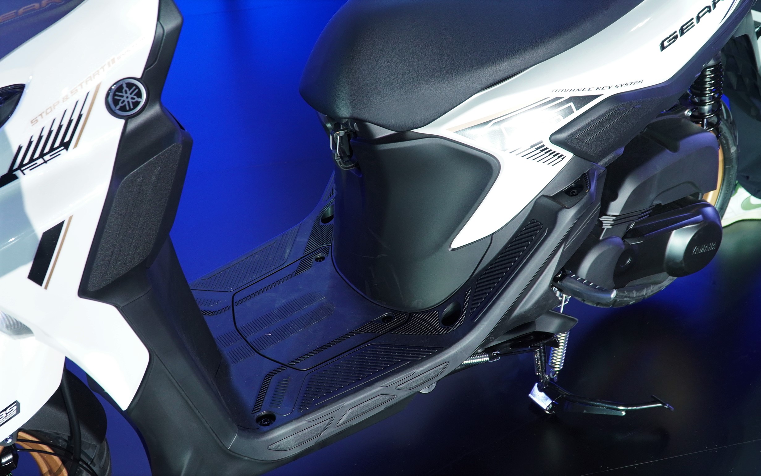 Yamaha Gear 125 Hybrid có gì đấu 'vua doanh số' Honda Vision?- Ảnh 5. Yamaha Gear 125 Hybrid có gì đấu 'vua doanh số' Honda Vision?- Ảnh 5.