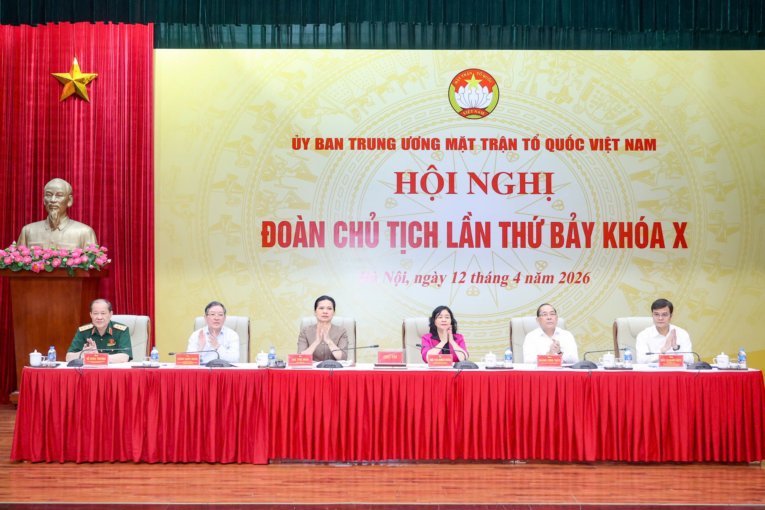 Đo&agrave;n Chủ tịch Ủy ban Trung ương MTTQ Việt Nam hội nghị, cho &yacute; kiến về cơ cấu nh&acirc;n sự Đại hội XI- Ảnh 1.