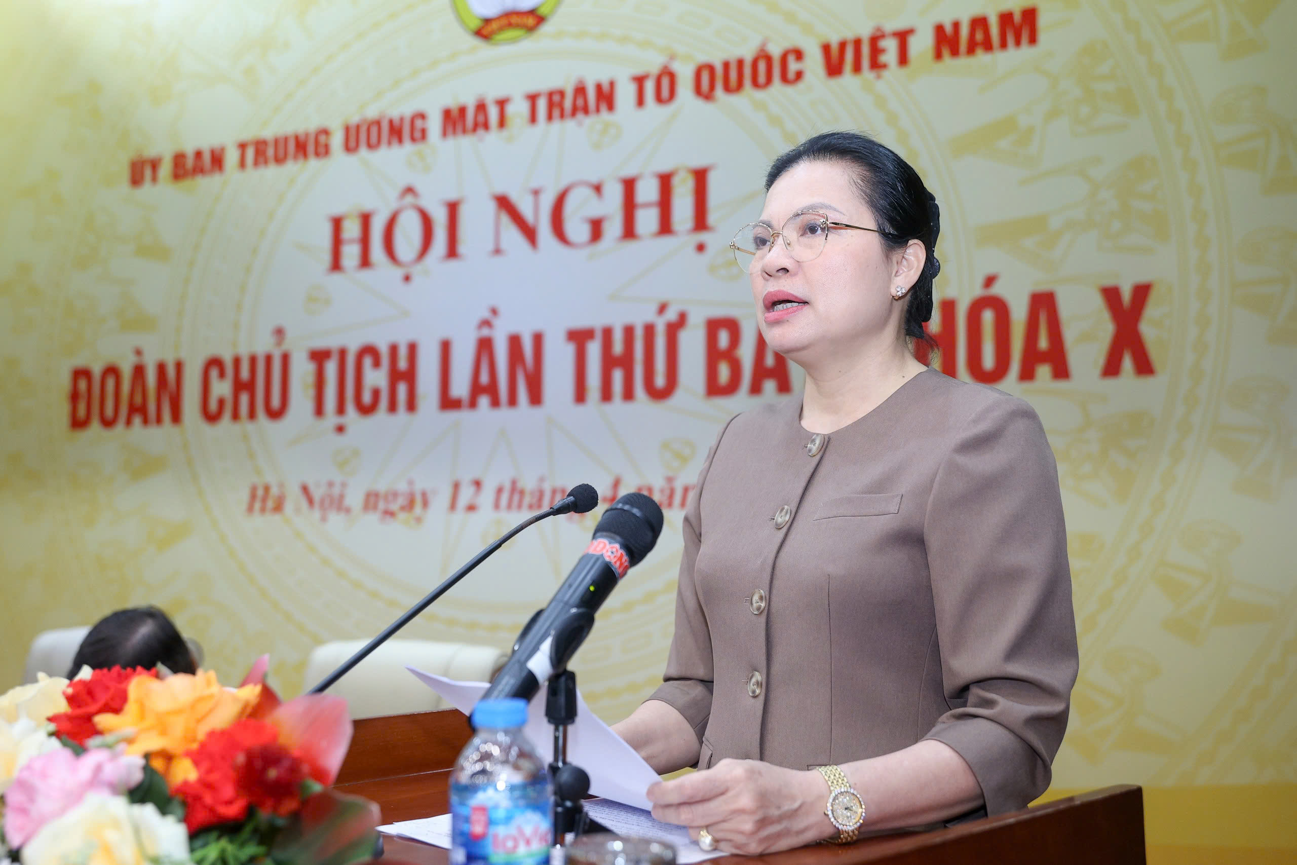 Đo&agrave;n Chủ tịch Ủy ban Trung ương MTTQ Việt Nam hội nghị, cho &yacute; kiến về cơ cấu nh&acirc;n sự Đại hội XI- Ảnh 4.