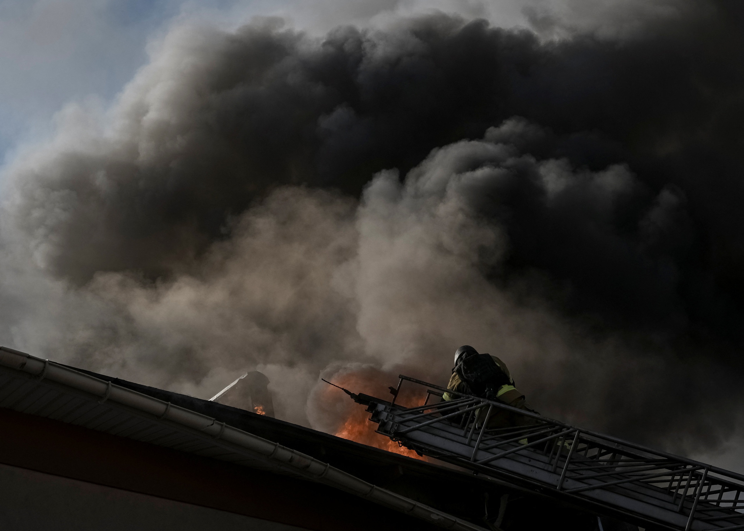 Chiến sự Ukraine ngày 1.510: Lệnh ngừng bắn hết hạn, Ukraine bí mật phóng tên lửa? - Ảnh 1.