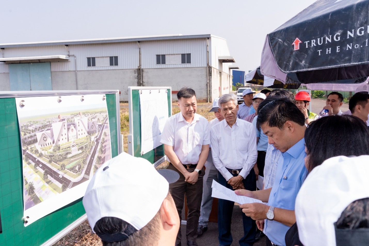 Bí thư Tỉnh ủy Đắk Lắk kiểm tra, thúc đẩy tiến độ các dự án, công trình - Ảnh 3.