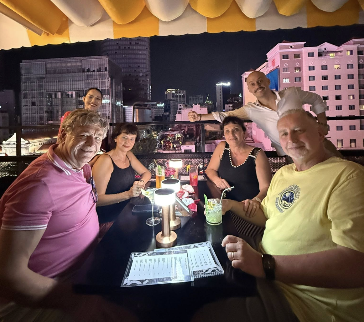 &Ocirc;ng T&acirc;y mở nh&agrave; h&agrave;ng Việt Nam view triệu đ&ocirc; ở TP . HCM thu h&uacute;t 95 % kh&aacute;ch nước ng&ograve;ai - Ảnh 6.