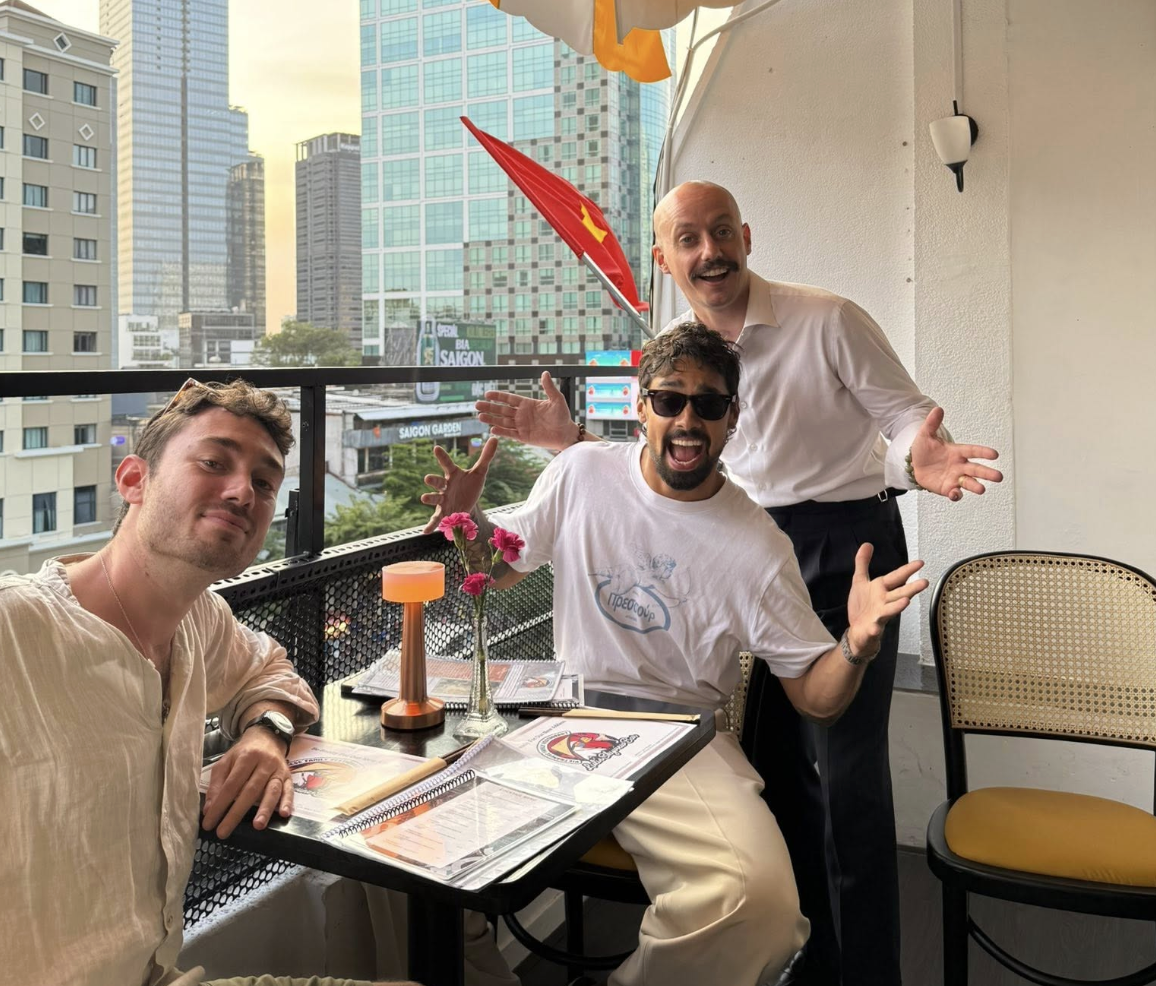 &Ocirc;ng T&acirc;y mở nh&agrave; h&agrave;ng Việt Nam view triệu đ&ocirc; ở TP . HCM thu h&uacute;t 95 % kh&aacute;ch nước ng&ograve;ai - Ảnh 1.