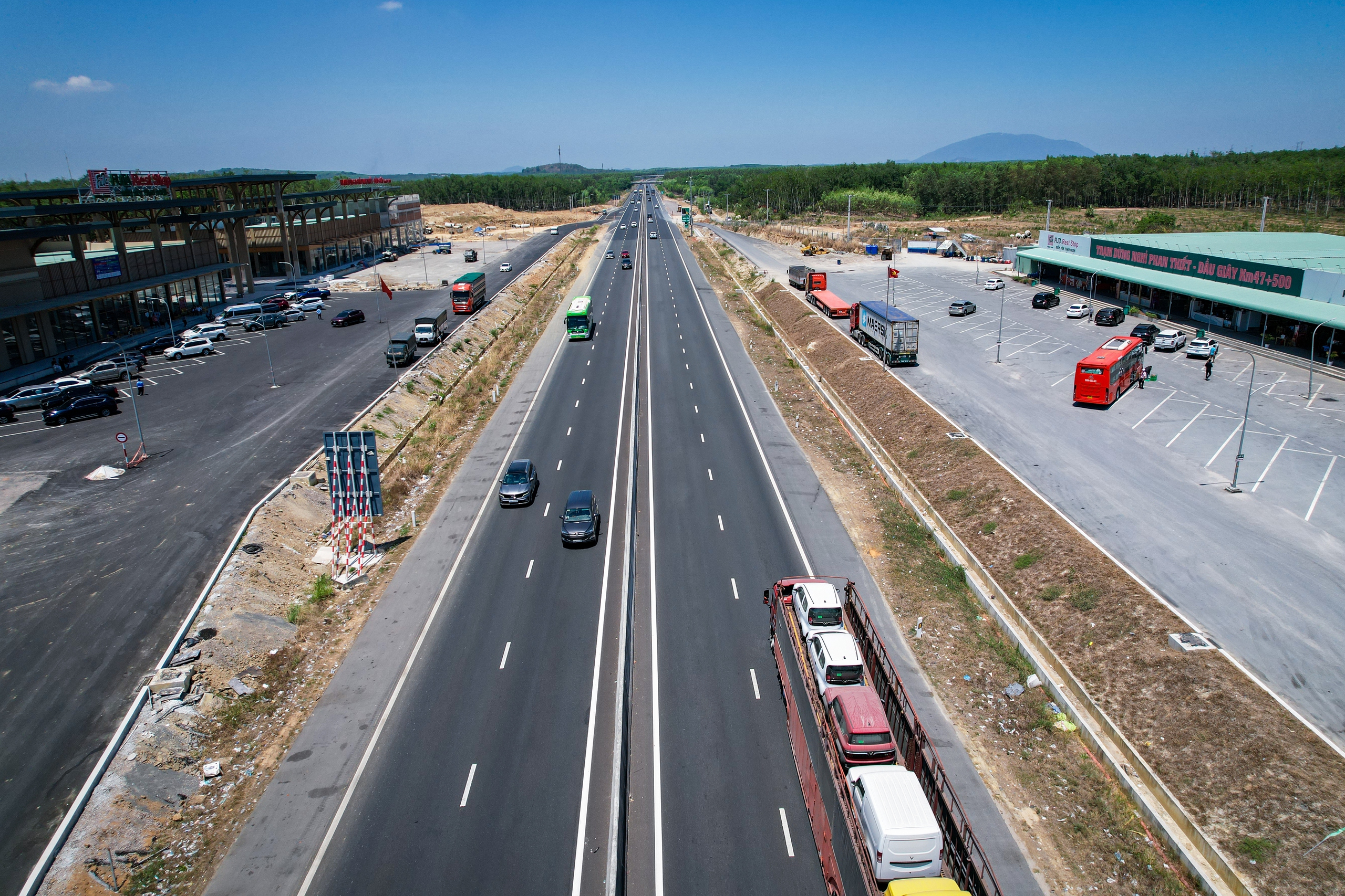Cục Đường bộ 'điểm mặt' 6 nhà đầu tư trạm dừng nghỉ ì ạch tiến độ - Ảnh 1.
