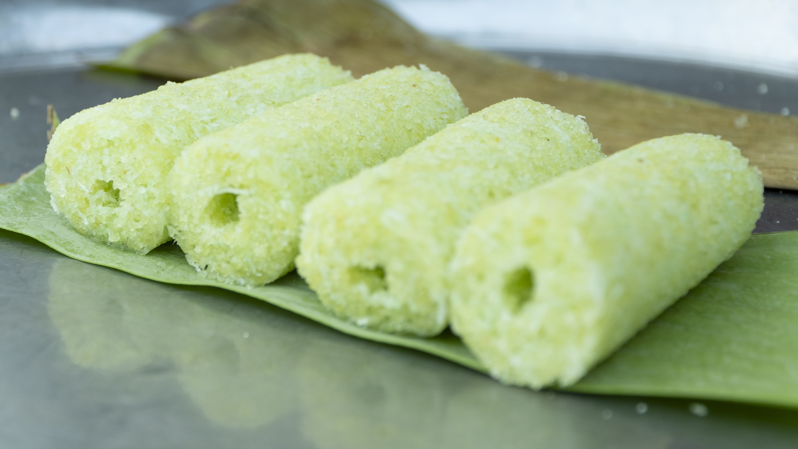 Đặc sản bánh cốm ống của đồng bào Khmer - Ảnh 10.