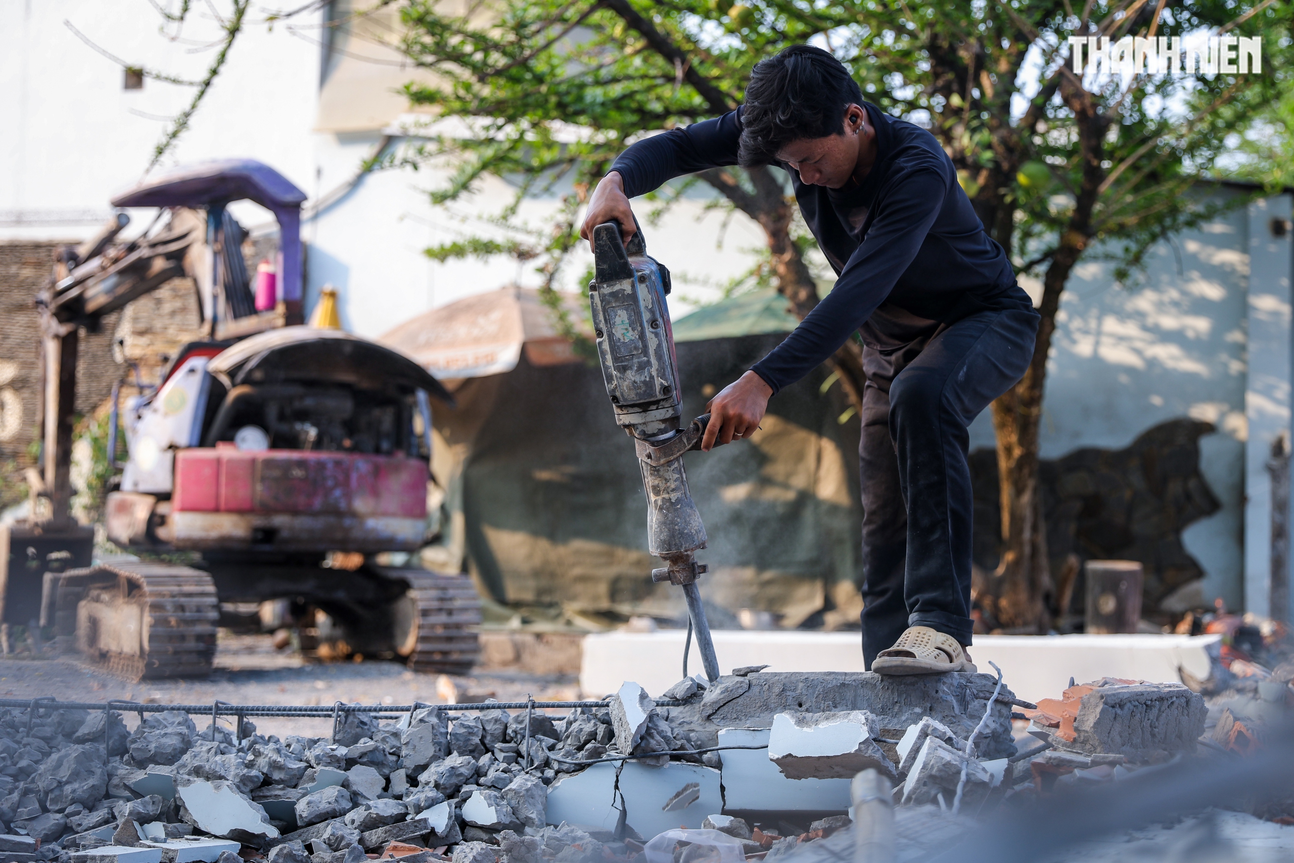 Người d&acirc;n TP.HCM dỡ nh&agrave;, nhường đất mở rộng quốc lộ 13 sau nhiều lần chậm trễ - Ảnh 7.