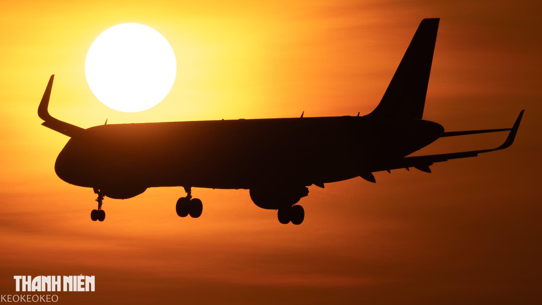 Đam mê ảnh máy bay ở tp . Hcm: Những khoảnh khắc tuyệt vời từ sân bay Tân Sơn Nhất - Ảnh 13. Đam mê ảnh máy bay ở tp . Hcm: Những khoảnh khắc tuyệt vời từ sân bay Tân Sơn Nhất - Ảnh 13.