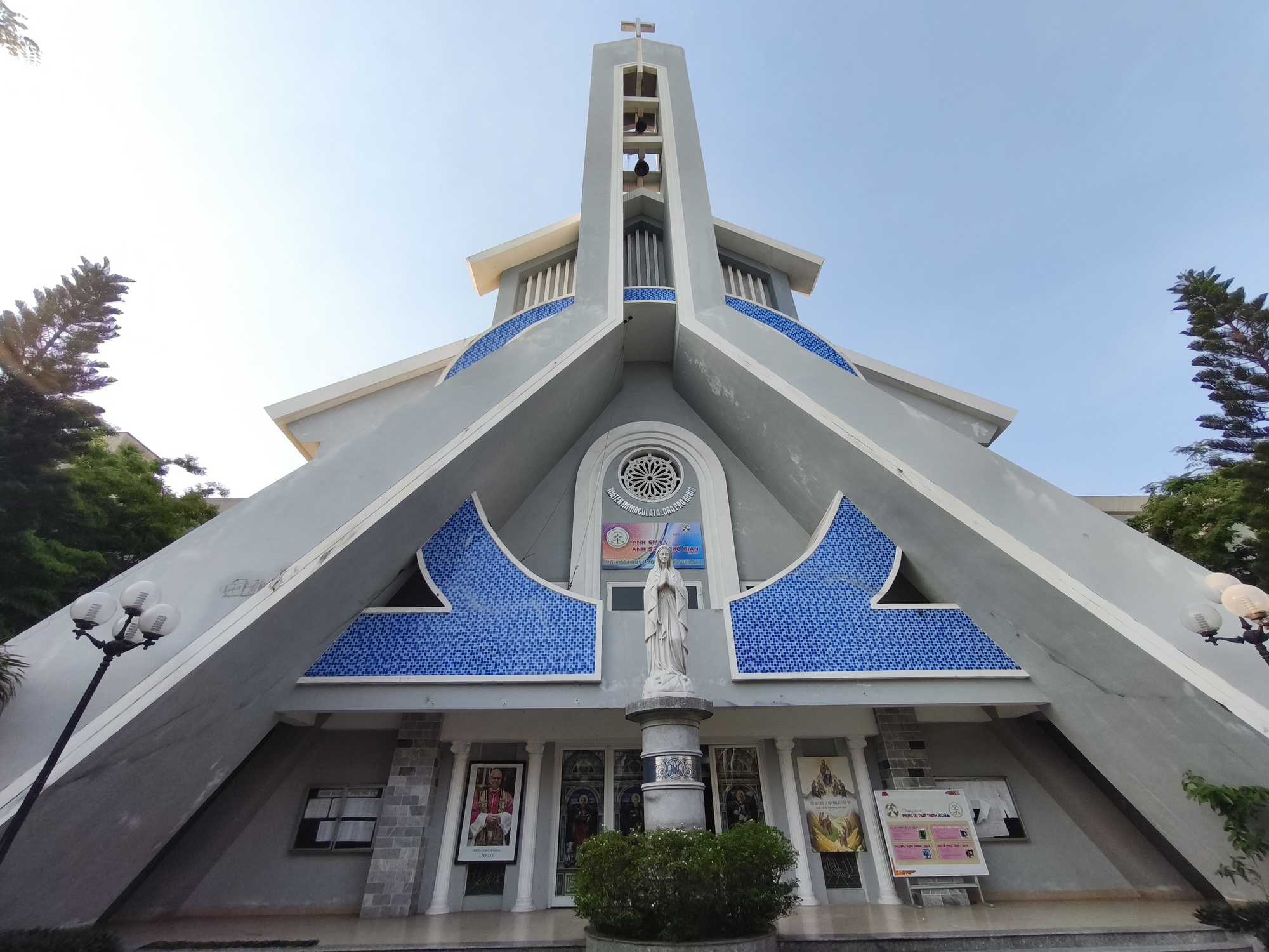 Những nhà thờ độc đáo: Nơi lưu giữ trang rửa tội của thi sĩ Hàn Mặc Tử- Ảnh 1. Những nhà thờ độc đáo: Nơi lưu giữ trang rửa tội của thi sĩ Hàn Mặc Tử- Ảnh 1.