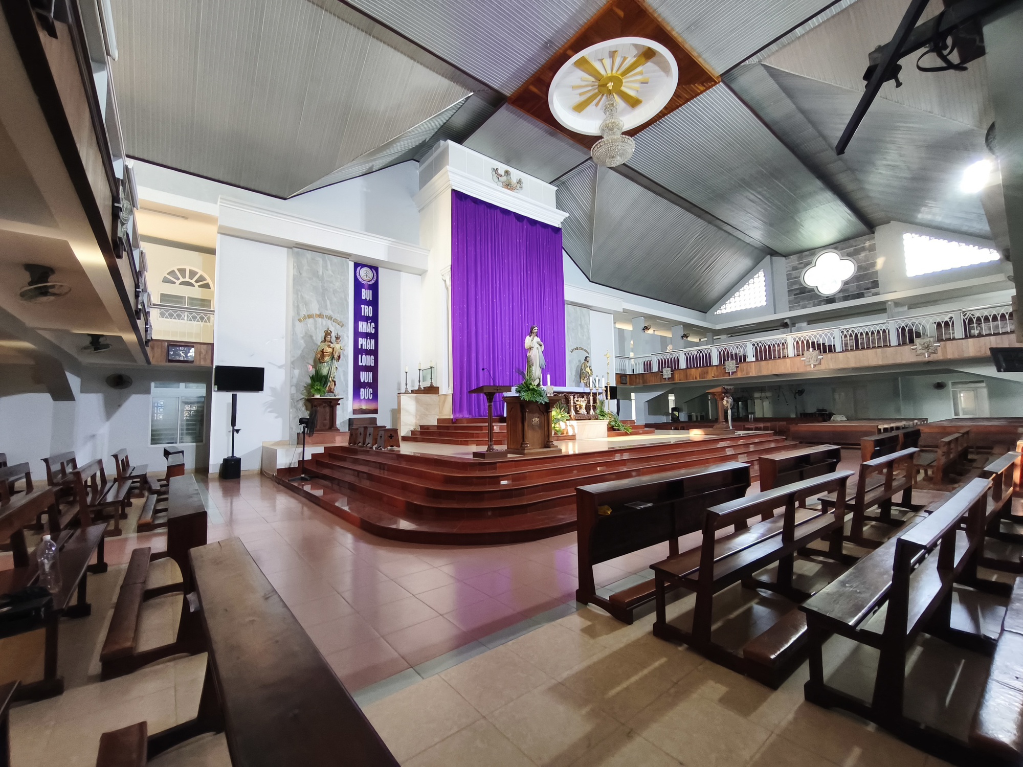 Những nhà thờ độc đáo: Nơi lưu giữ trang rửa tội của thi sĩ Hàn Mặc Tử- Ảnh 3. Những nhà thờ độc đáo: Nơi lưu giữ trang rửa tội của thi sĩ Hàn Mặc Tử- Ảnh 3.