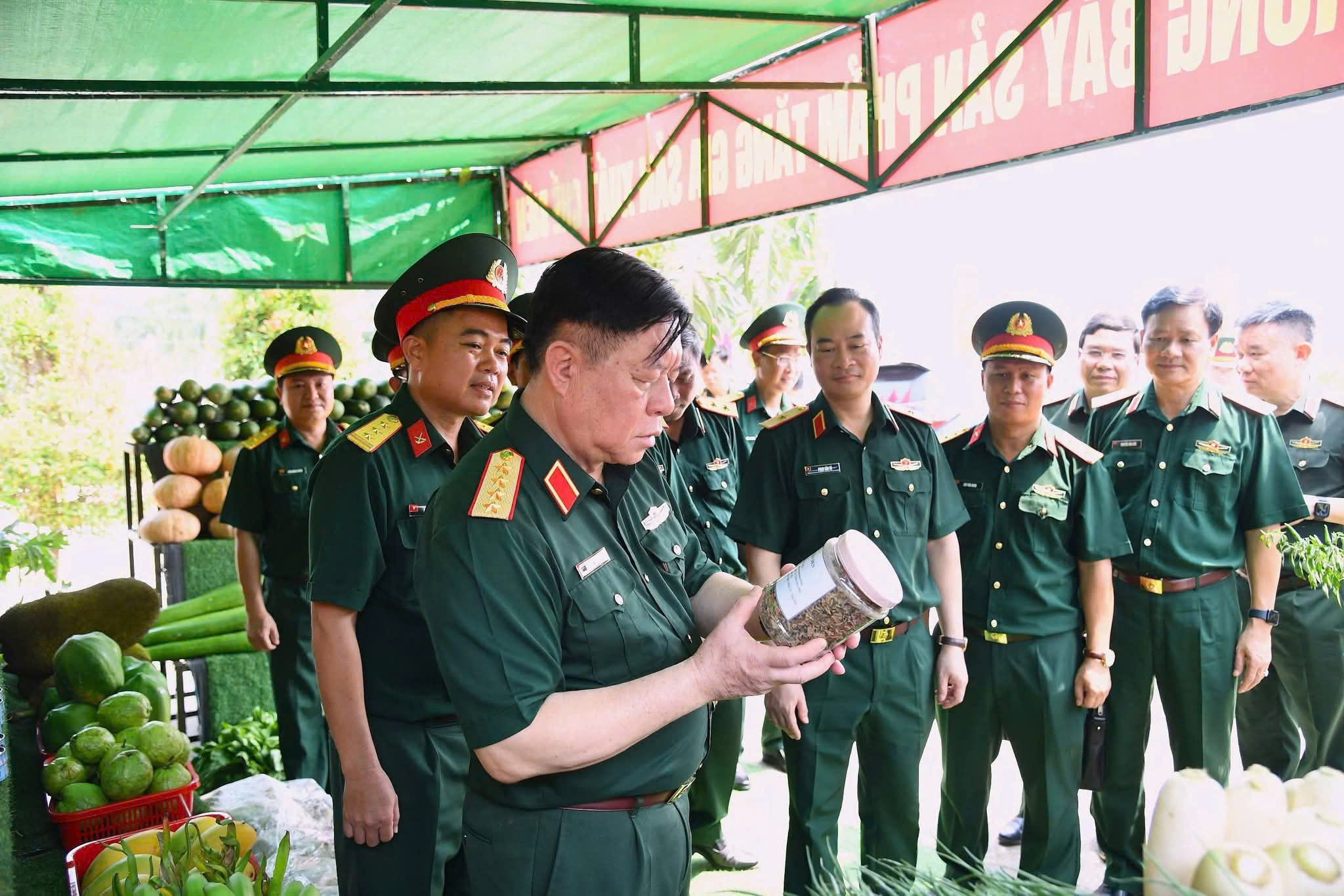 Đại tướng Nguyễn Trọng Nghĩa thăm Trường Thiếu sinh qu&acirc;n, nhấn mạnh 'ươm mầm' c&aacute;n bộ trẻ - Ảnh 2.