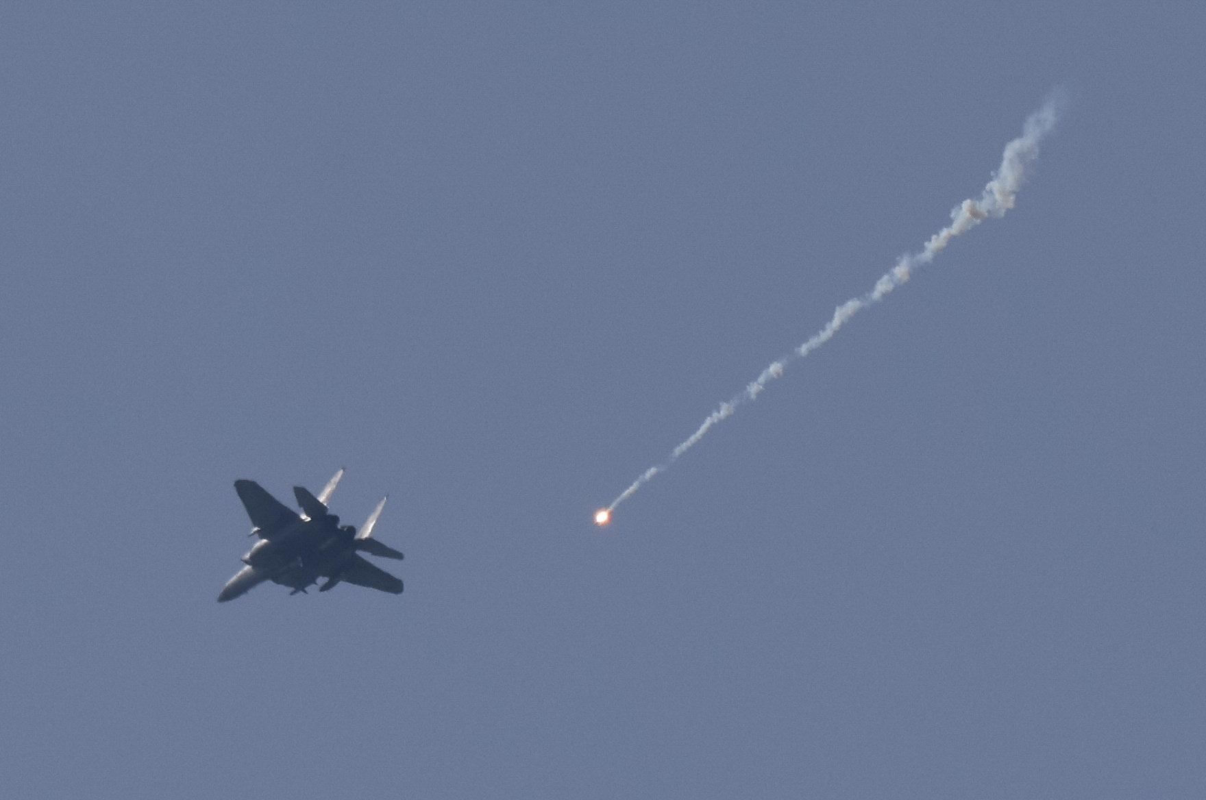 Israel đẩy mạnh tấn công vào Lebanon trước thềm đàm phán do Mỹ chủ trì - Ảnh 1.