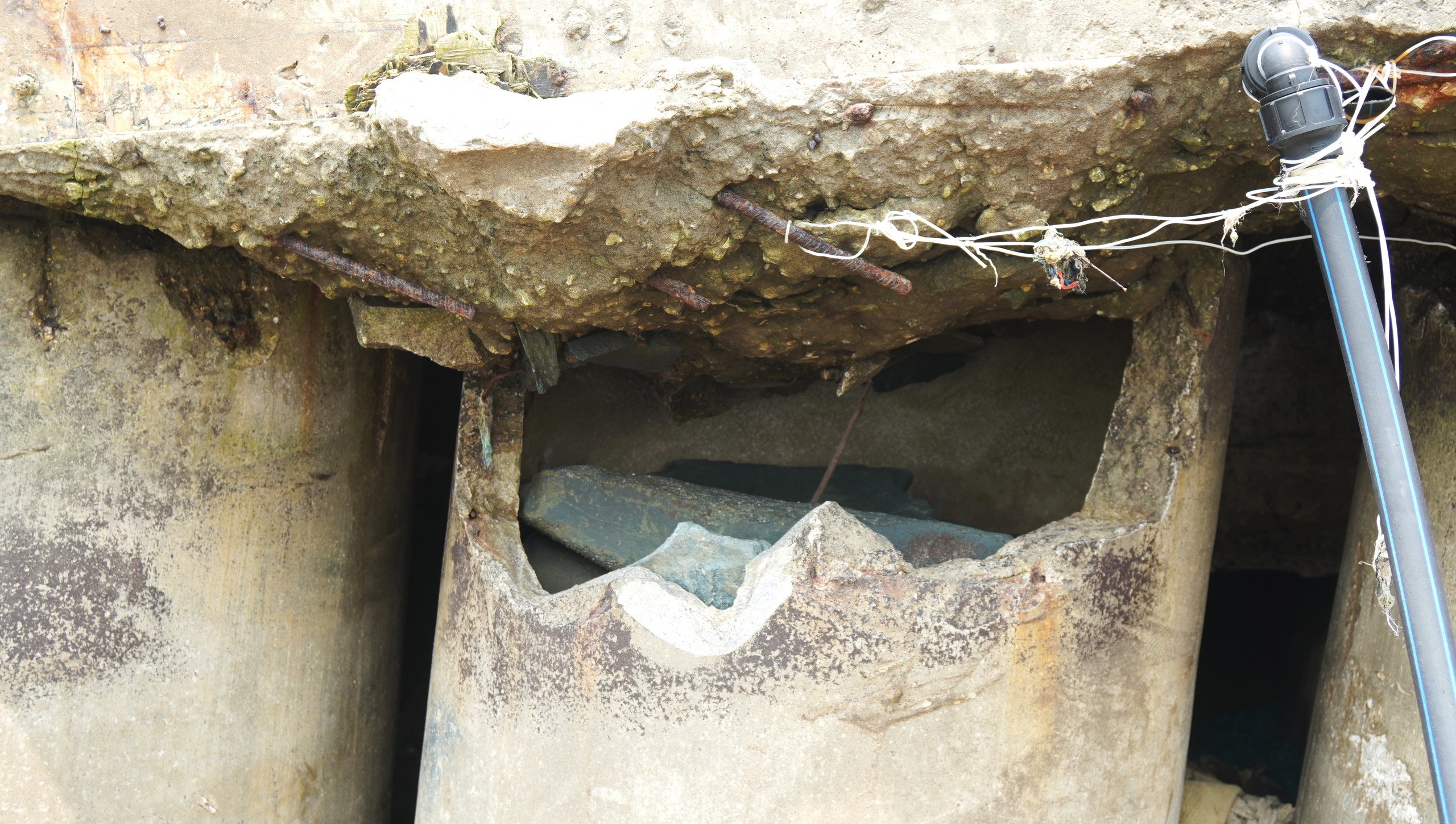 K&egrave; biển Hải Tiến sụt l&uacute;n d&ugrave; thời tiết y&ecirc;n b&igrave;nh năm 2026 - Ảnh 7.