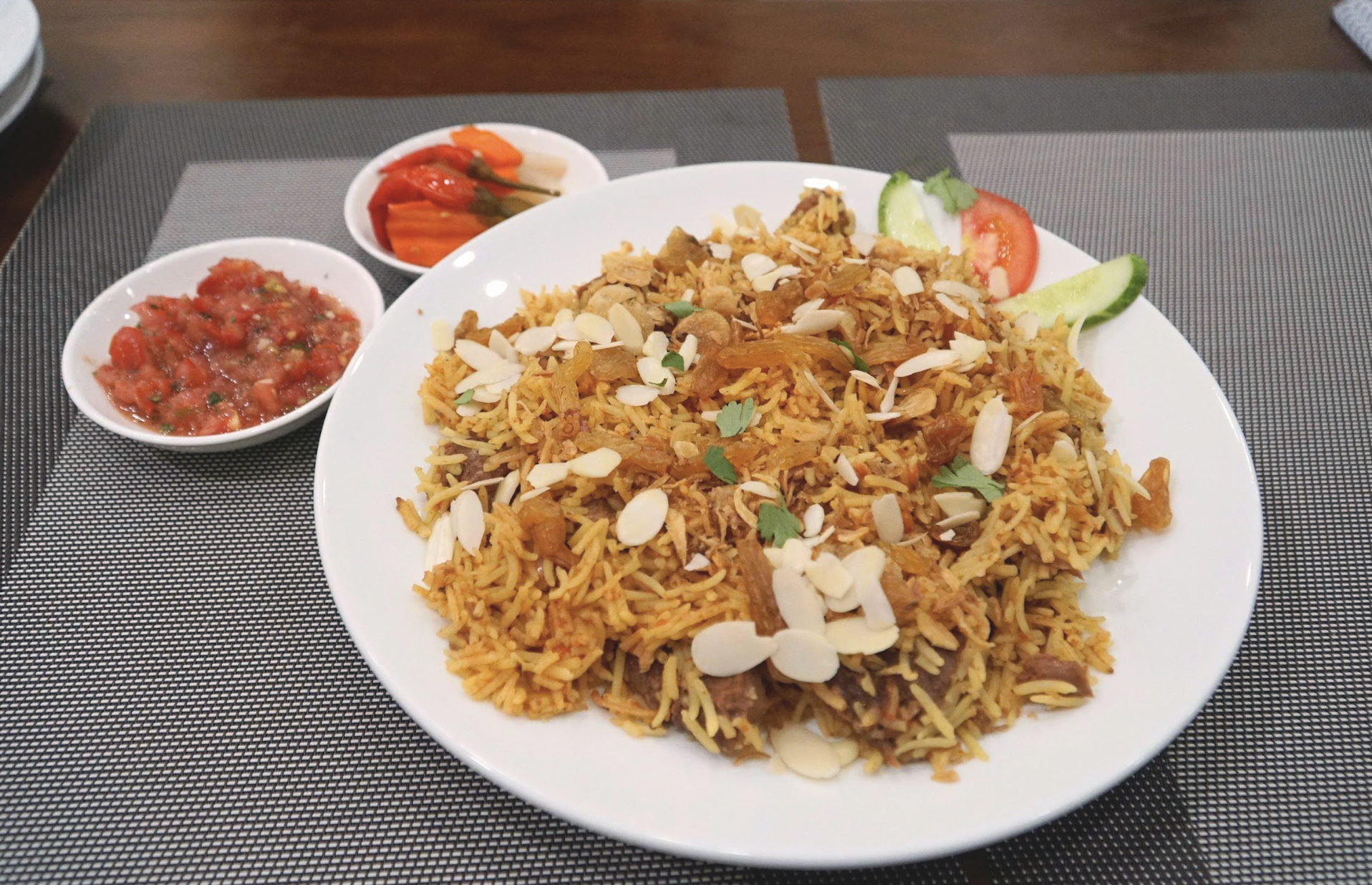 Qu&aacute;n ăn Ai Cập giữa l&ograve;ng TP.HCM: Kh&aacute;ch Trung Đ&ocirc;ng t&igrave;m thấy hương vị qu&ecirc; hương - Ảnh 2.