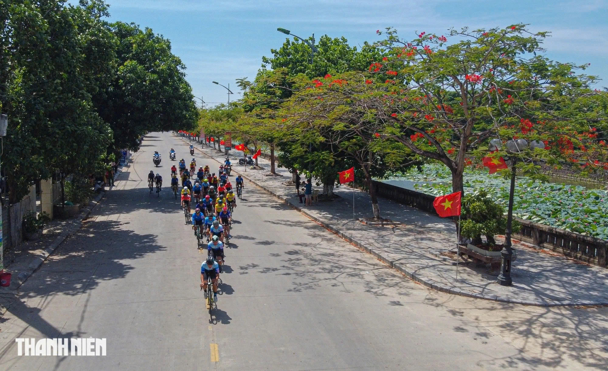 Huyền thoại xe đạp Mai Công Hiếu: Lan tỏa thông điệp hòa bình từ những vòng quay- Ảnh 5. Huyền thoại xe đạp Mai Công Hiếu: Lan tỏa thông điệp hòa bình từ những vòng quay- Ảnh 5.