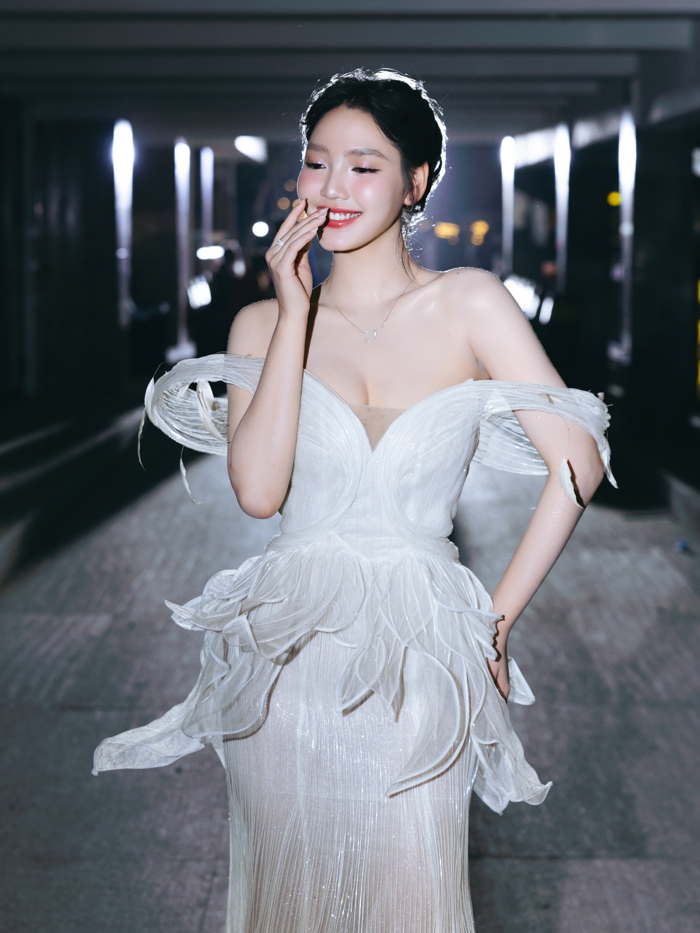 Nữ diễn viên cao 1,75m đóng chính phim kinh dị là ai?- Ảnh 6. Nữ diễn viên cao 1,75m đóng chính phim kinh dị là ai?- Ảnh 6.