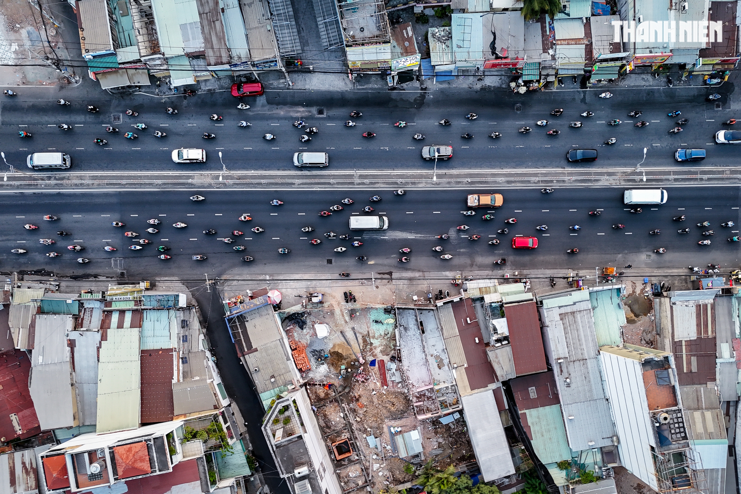 Người d&acirc;n TP.HCM dỡ nh&agrave;, nhường đất mở rộng quốc lộ 13 sau nhiều lần chậm trễ - Ảnh 3.