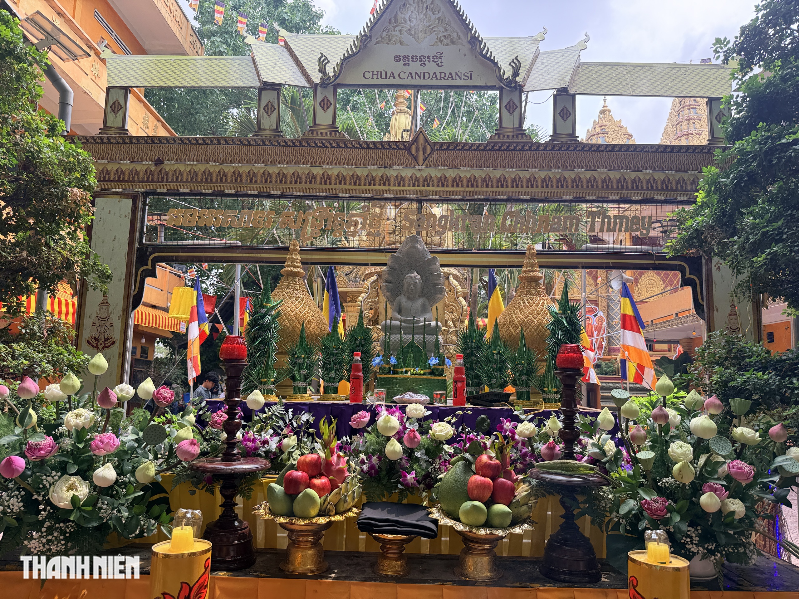 Giao thừa lúc 10 giờ 48 phút: Người Khmer ở TP.HCM đón năm mới giữa ban ngày - Ảnh 8.