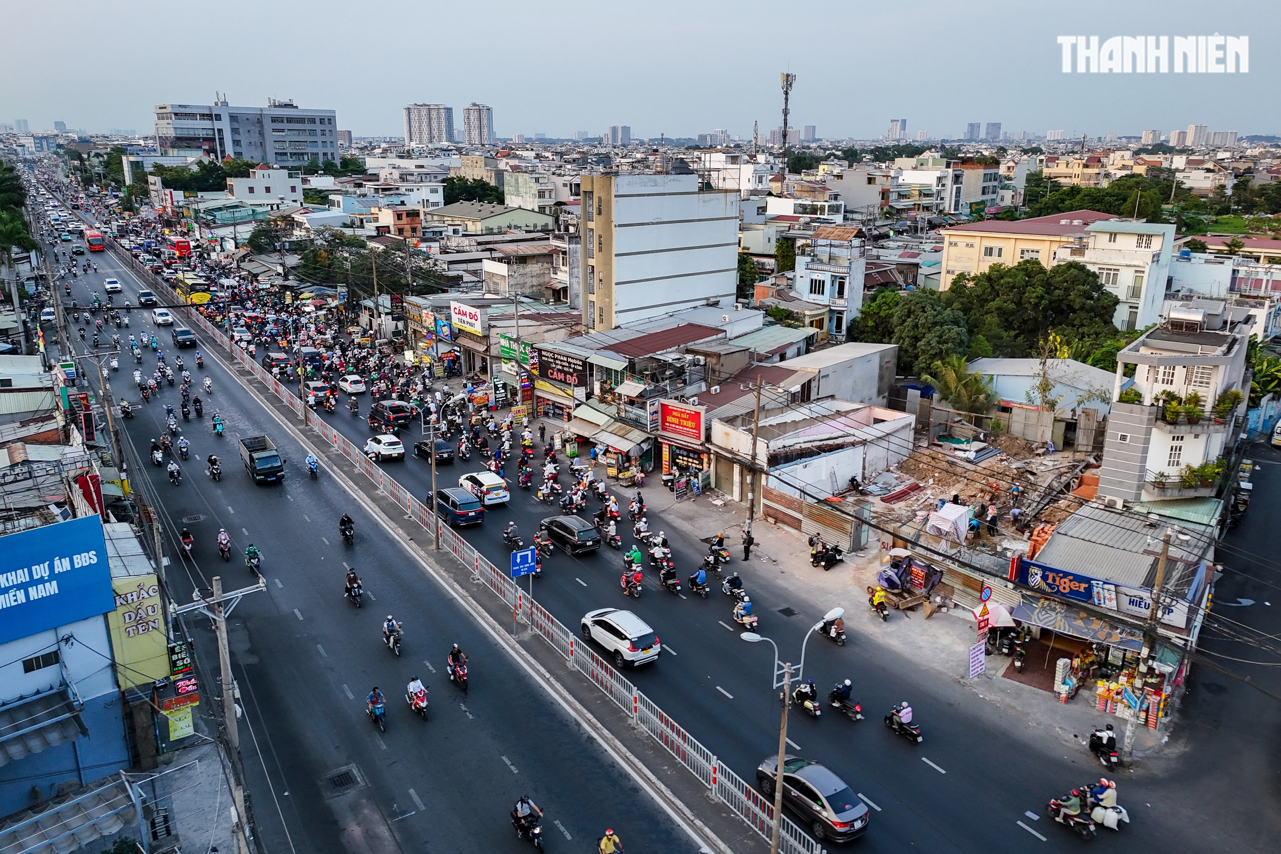 Người d&acirc;n TP.HCM dỡ nh&agrave;, nhường đất mở rộng quốc lộ 13 sau nhiều lần chậm trễ - Ảnh 11.