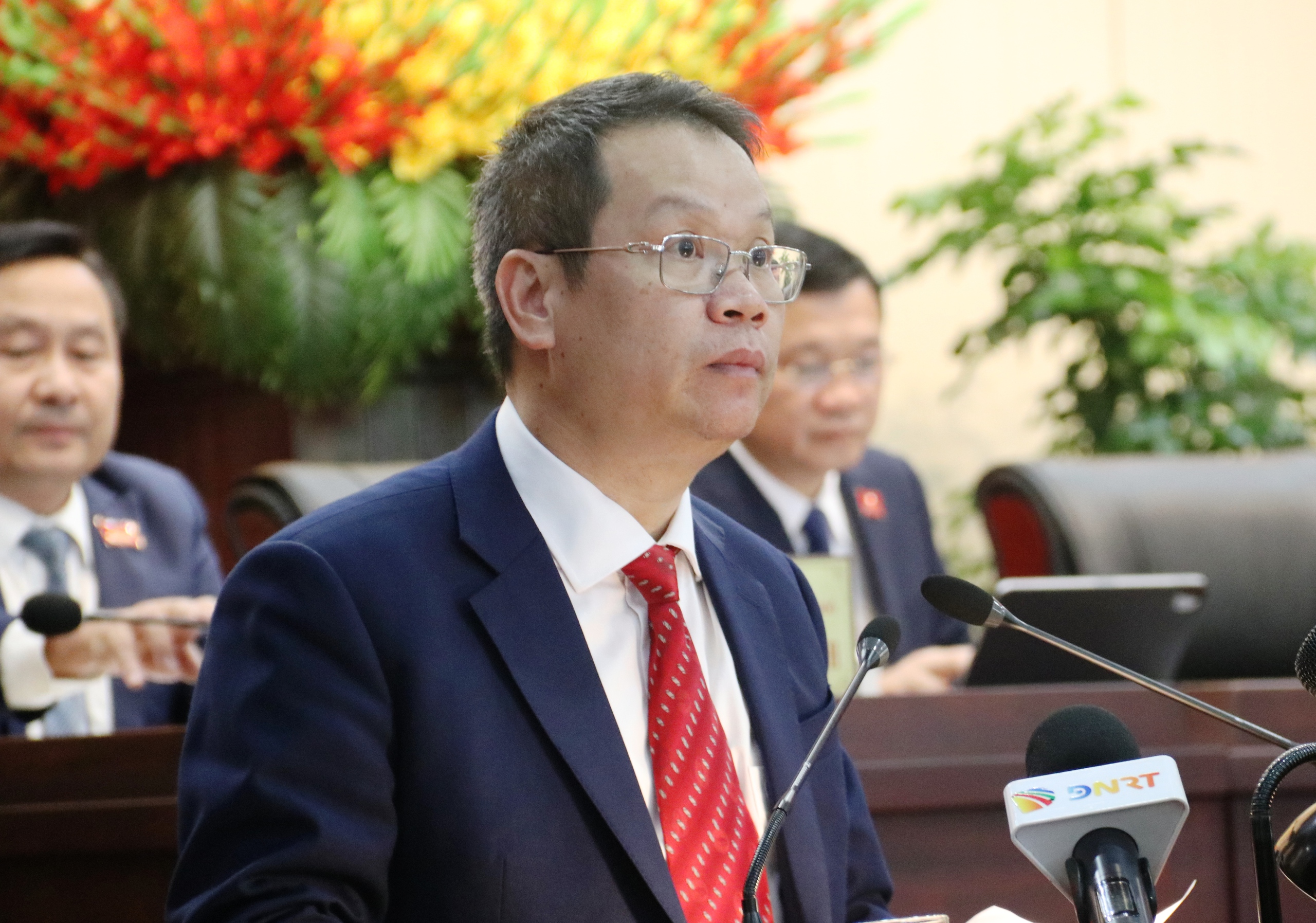 Ông Nguyễn Mạnh Hùng được bầu giữ chức Chủ tịch UBND thành phố Đà Nẵng - Ảnh 2.