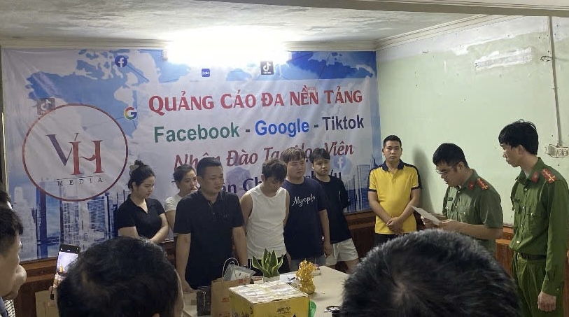 &lsquo;Nổ&rsquo; l&agrave; thầy thuốc đ&ocirc;ng y c&oacute; b&agrave;i thuốc gia truyền 4 đời rồi b&aacute;n thuốc giả- Ảnh 1.