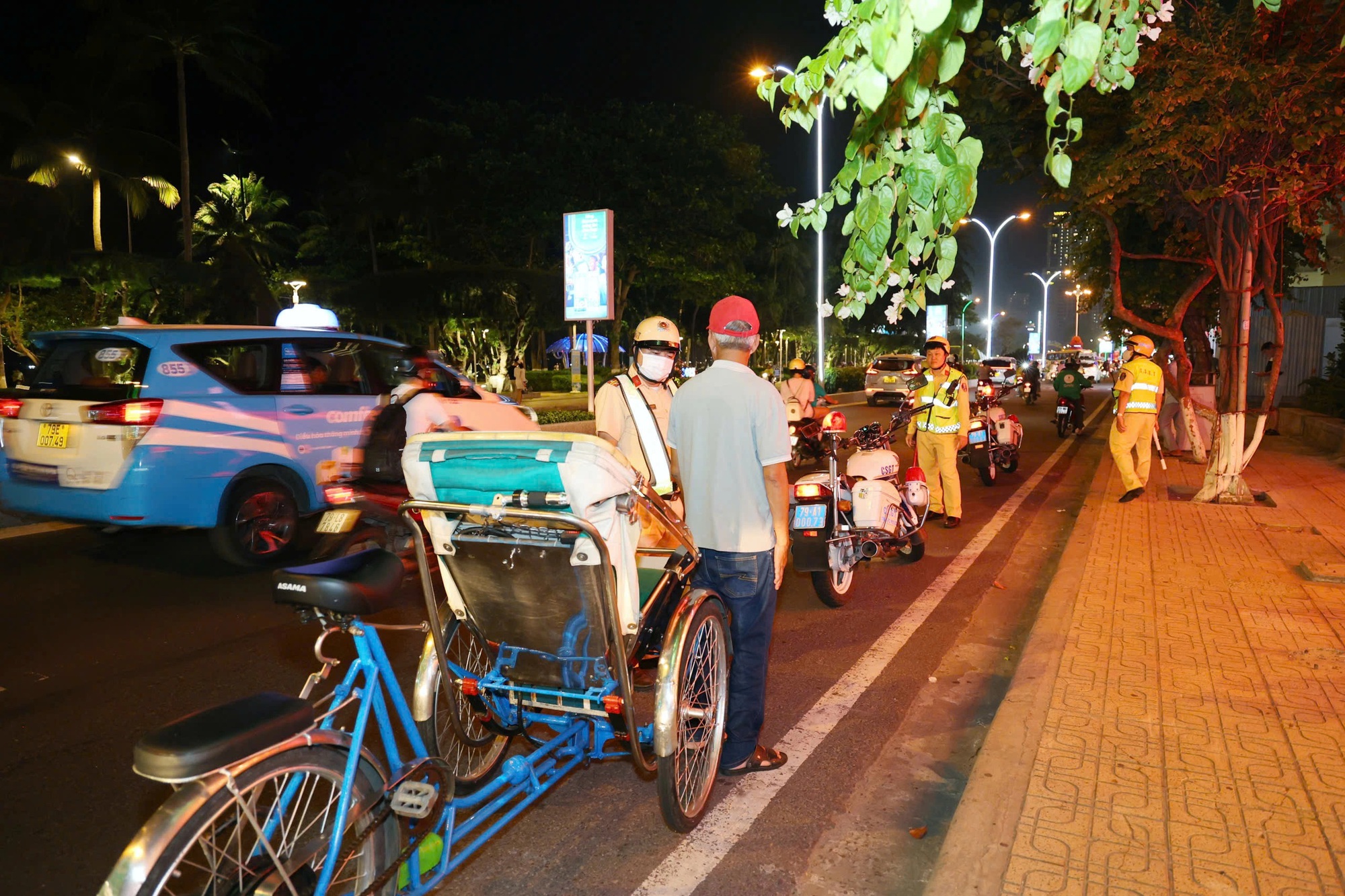 Điều chỉnh quản lý xích lô ở Nha Trang để bảo đảm an toàn giao thông - Ảnh 1. Điều chỉnh quản lý xích lô ở Nha Trang để bảo đảm an toàn giao thông - Ảnh 1.