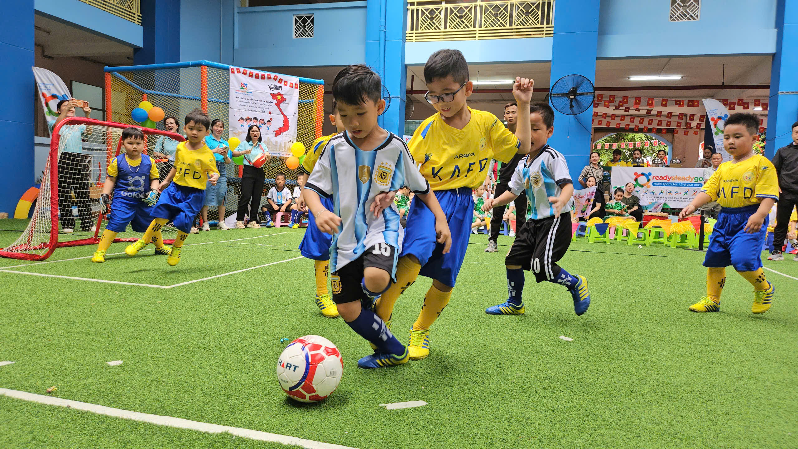 Vui như xem trẻ mầm non thi đấu thể thao - Ảnh 9.