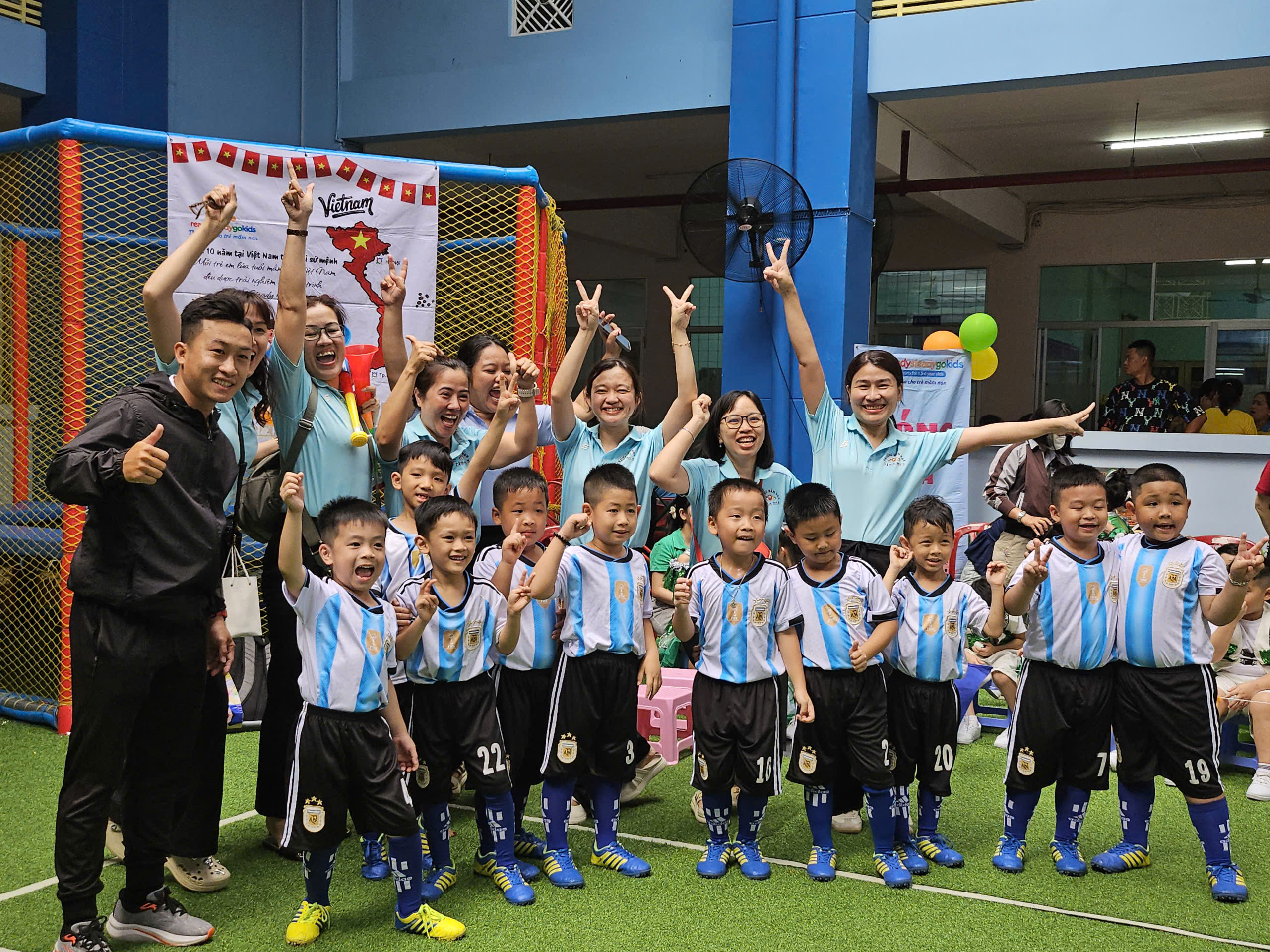 Vui như xem trẻ mầm non thi đấu thể thao - Ảnh 14.
