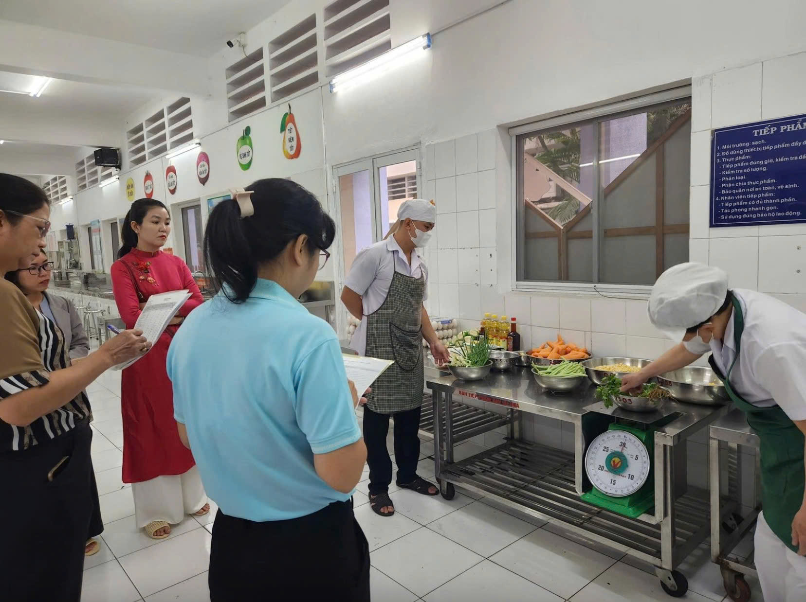 Bà Phạm Khánh Phong Lan:'Nhiều nơi được báo trước, đến kiểm tra thì cái gì cũng tốt' - Ảnh 2.