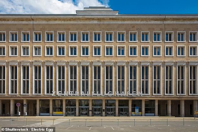 B&ecirc;n trong những 's&acirc;n bay ma' r&ugrave;ng rợn nhất thế giới - Ảnh 7.