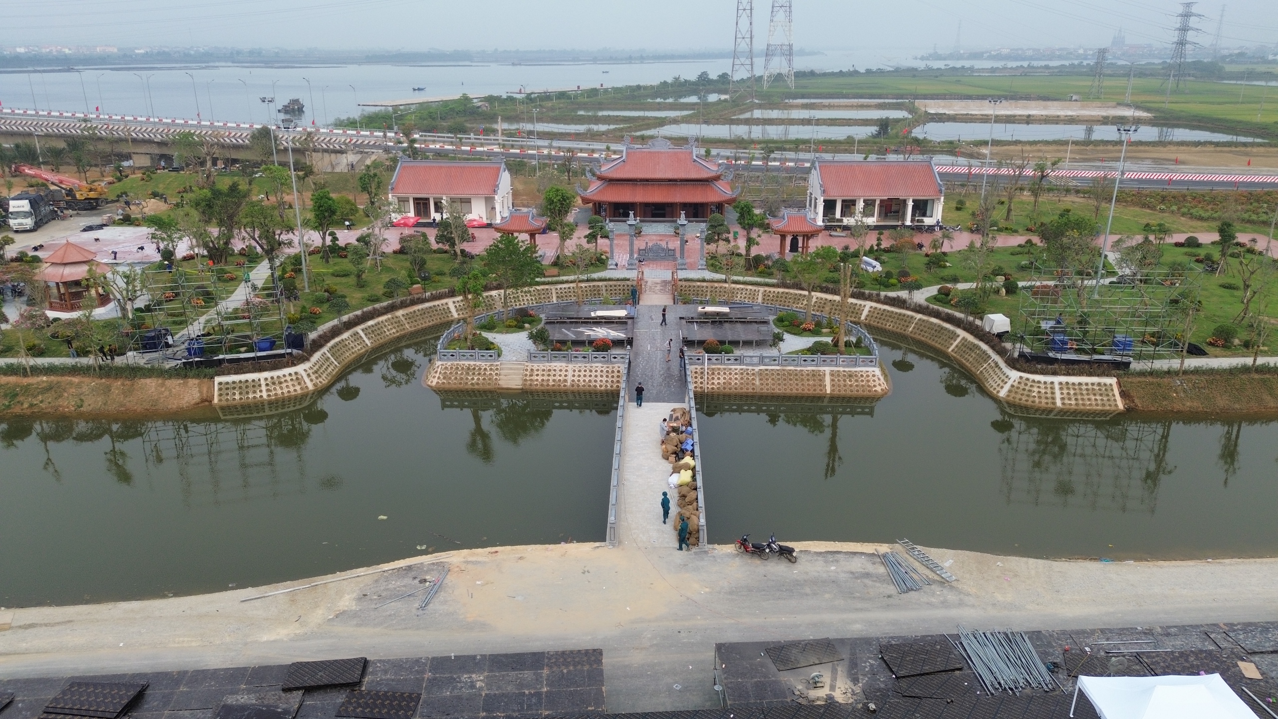 Bến ph&agrave; Gianh th&agrave;nh c&ocirc;ng vi&ecirc;n tưởng niệm, đ&aacute;nh thức k&yacute; ức t&agrave;u kh&ocirc;ng số huyền thoại- Ảnh 11.