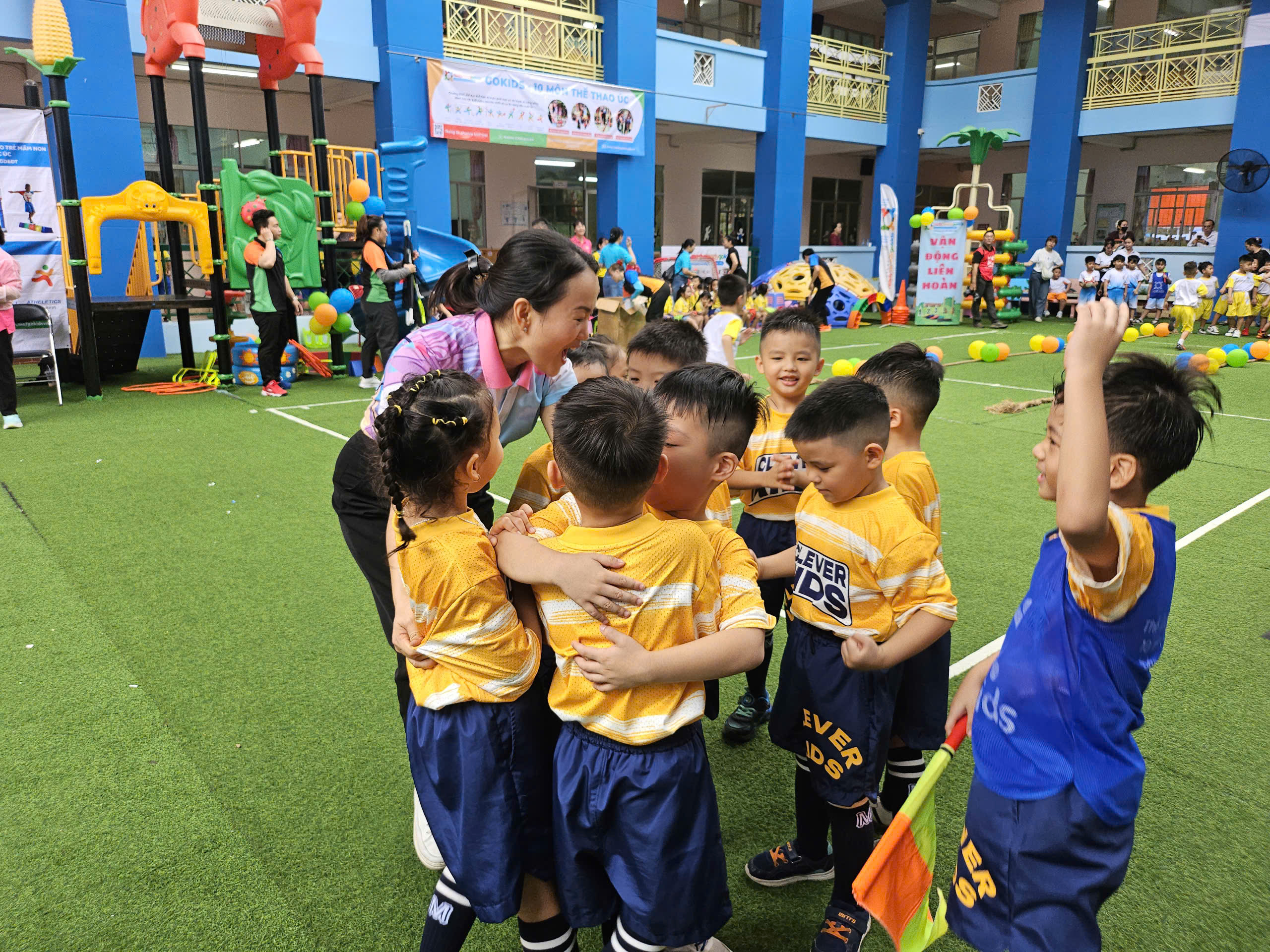 Vui như xem trẻ mầm non thi đấu thể thao - Ảnh 17.