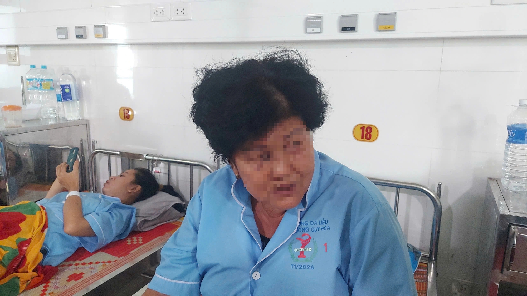 Khởi tố kẻ hành hung người bán bánh bèo ở Quy Nhơn - Ảnh 2.