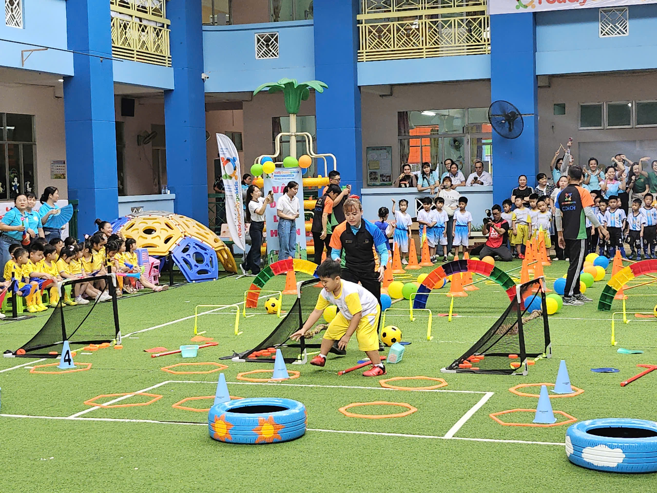 Vui như xem trẻ mầm non thi đấu thể thao - Ảnh 6.