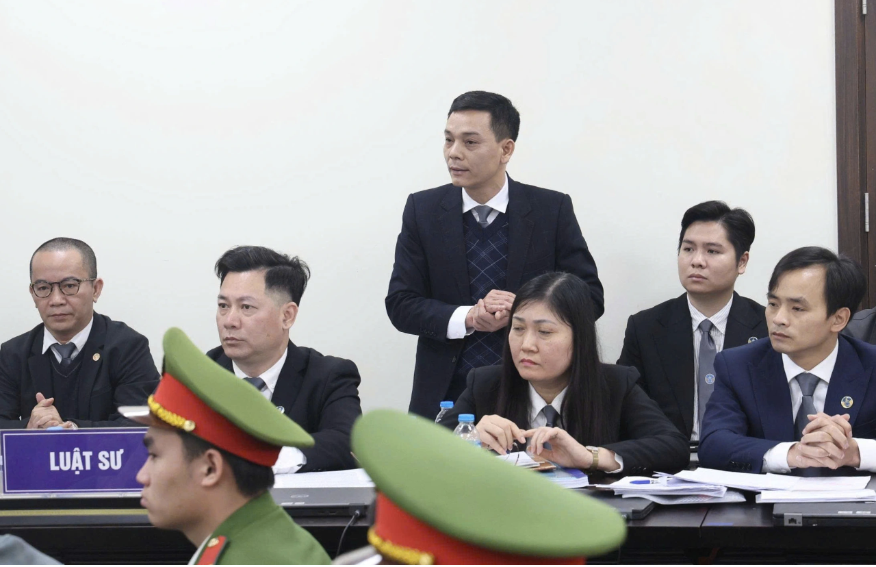 Bộ Chính trị đồng ý thí điểm luật sư công tại Bộ Công an, Bộ Quốc phòng - Ảnh 1.