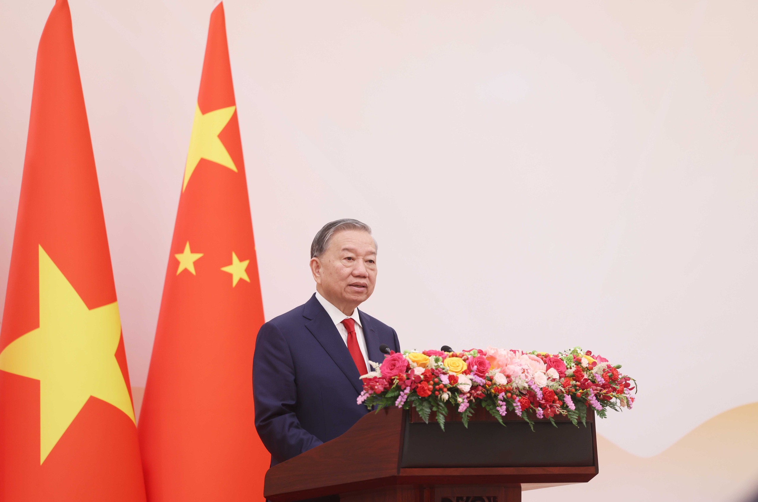 Tổng B&iacute; thư, Chủ tịch nước: Thanh ni&ecirc;n l&agrave; cầu nối vun đắp t&igrave;nh hữu nghị Việt-Trung - Ảnh 1.