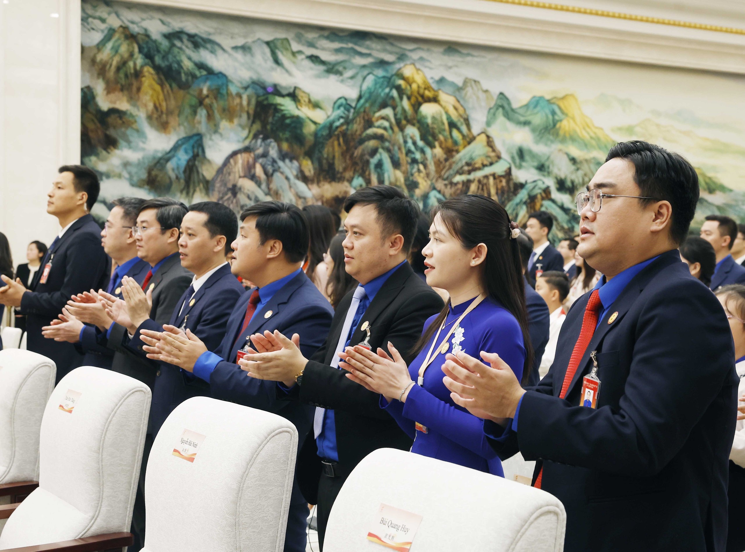 Tổng B&iacute; thư, Chủ tịch nước: Thanh ni&ecirc;n l&agrave; cầu nối vun đắp t&igrave;nh hữu nghị Việt-Trung - Ảnh 3.