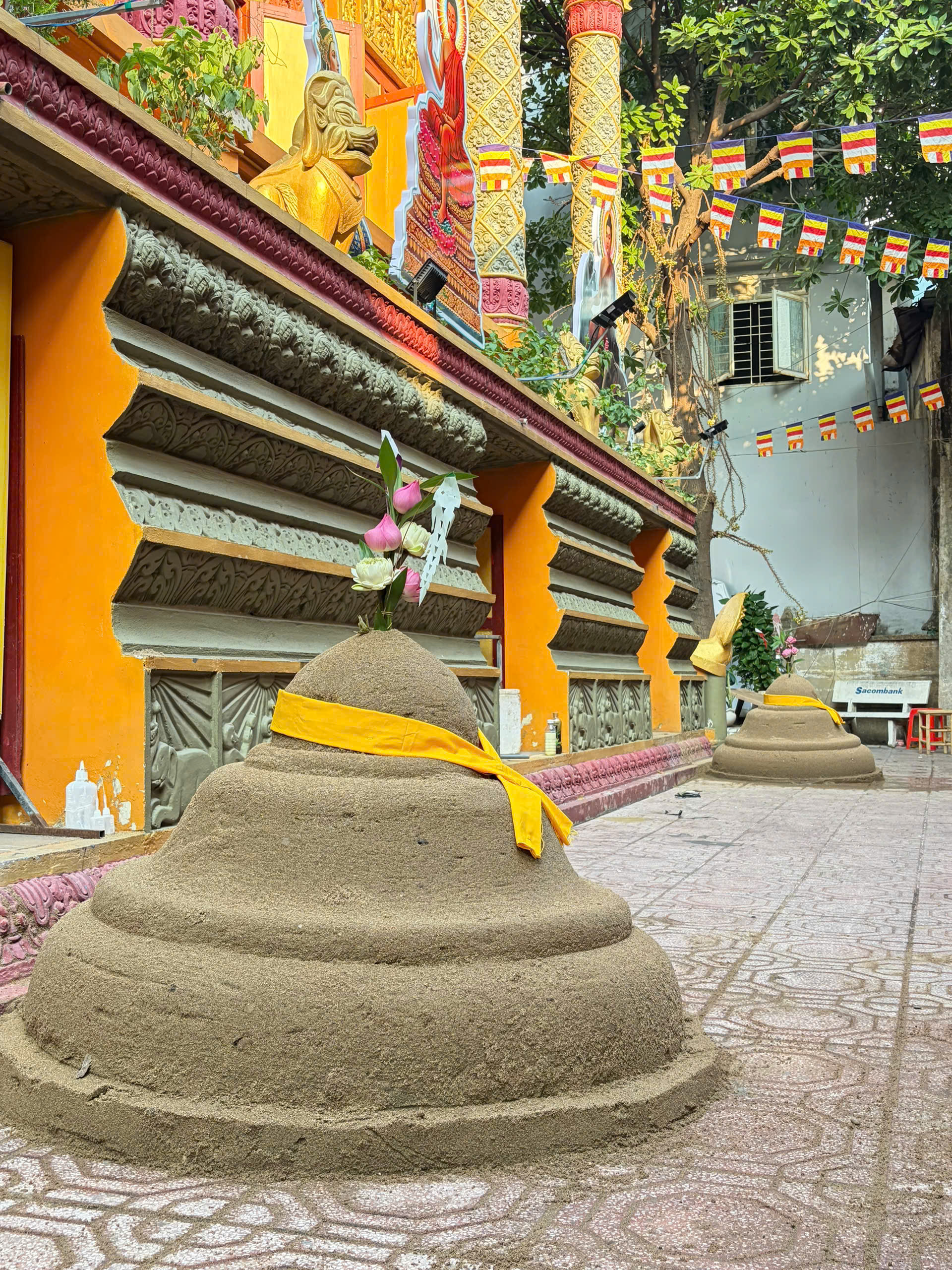 V&igrave; sao người Khmer ở TP.HCM x&acirc;y n&uacute;i c&aacute;t dịp tết? &Yacute; nghĩa &iacute;t người biết - Ảnh 6.