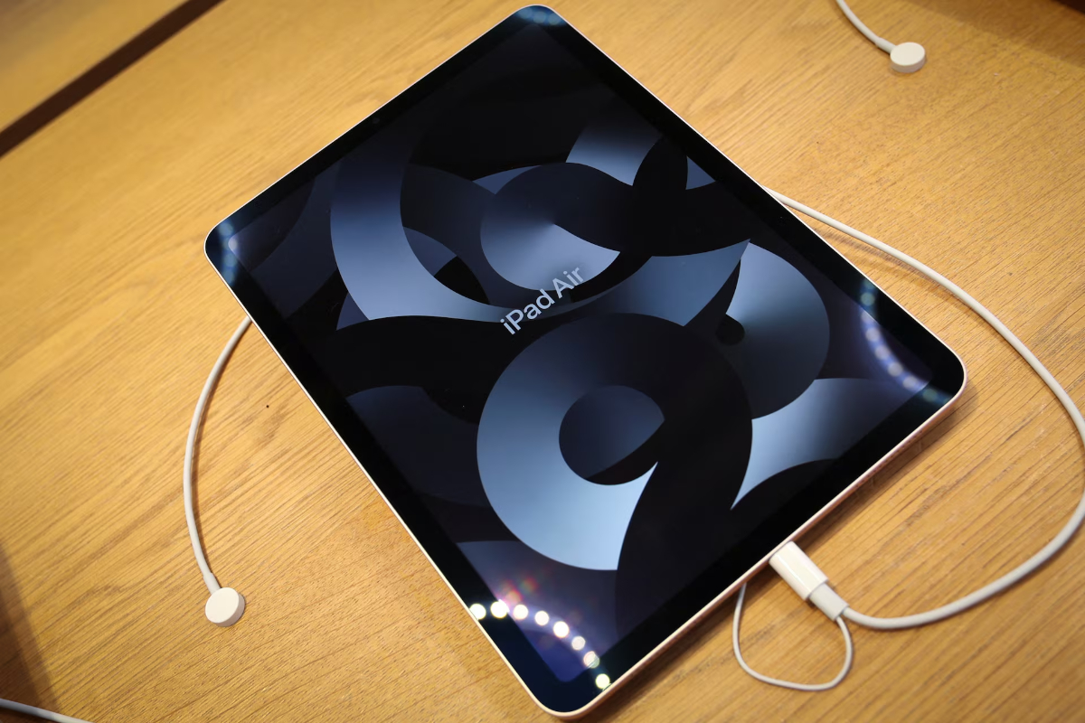 iPad có tính năng giúp 'cứu nguy' khi iPhone hết pin - Ảnh 1.