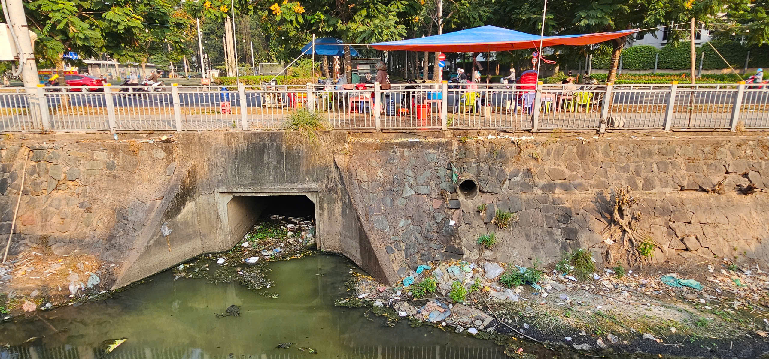 Kênh 19 Tháng 5 ô nhiễm nghiêm trọng: Sở Xây dựng TP.HCM nói gì về giải pháp? - Ảnh 3.