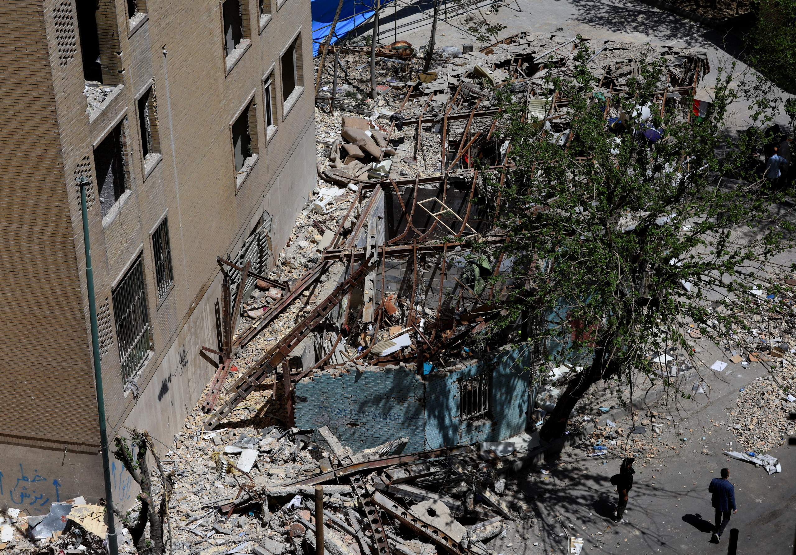 Ông Trump nói cuộc chiến với Iran gần như đã kết thúc - Ảnh 1.