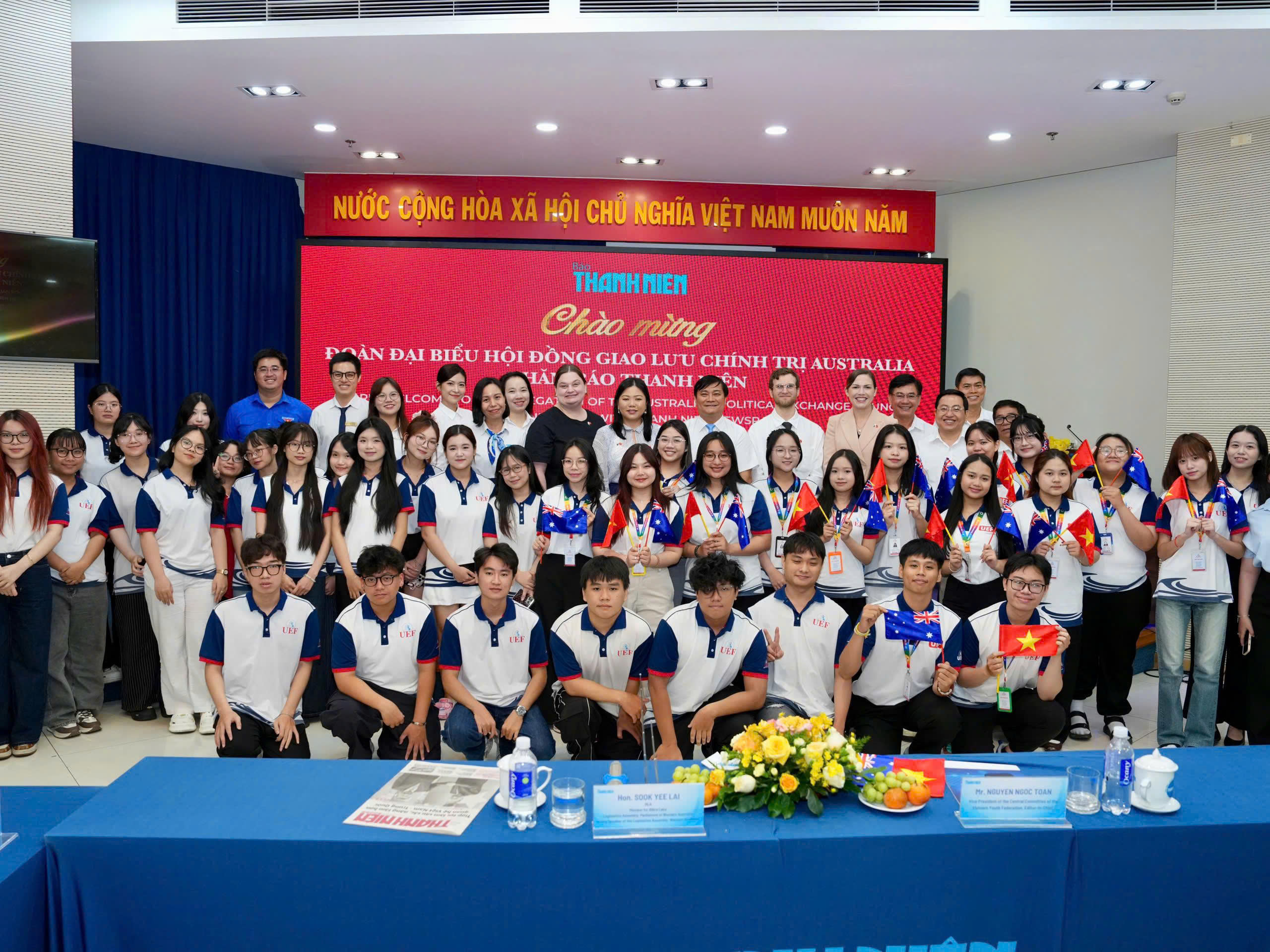 Đoàn đại biểu Hội đồng Giao lưu chính trị Úc thăm Báo Thanh Niên - Ảnh 15.