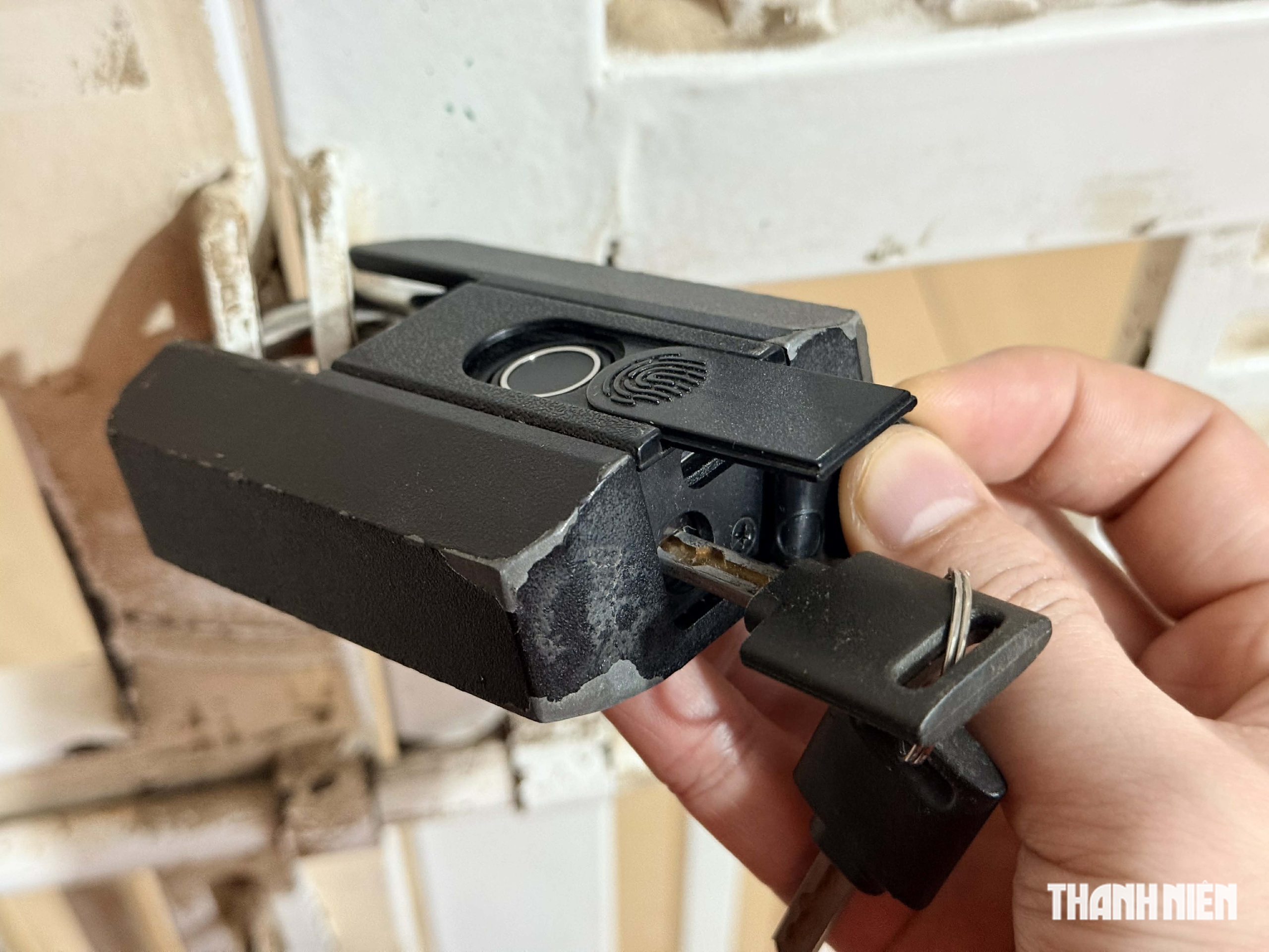 Có phải khóa thông minh chỉ mở được bằng vân tay? - Ảnh 2.