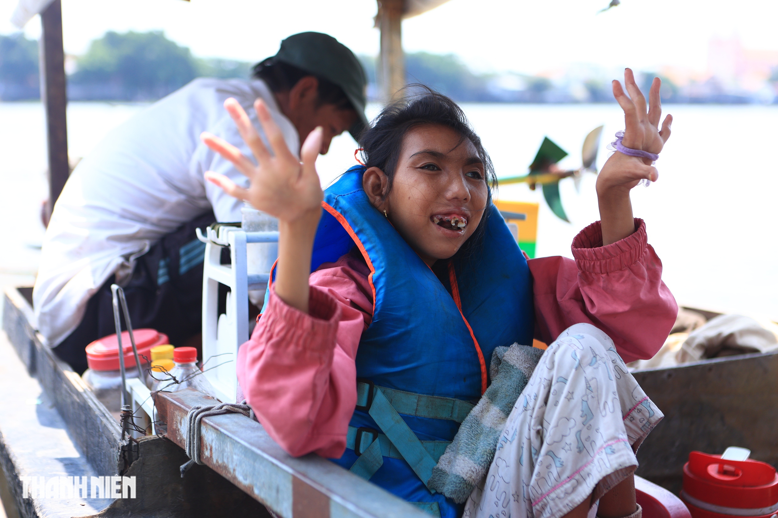 TP.HCM nhìn từ sông Sài Gòn: Tiếng cười của đứa con không bao giờ nói- Ảnh 8.