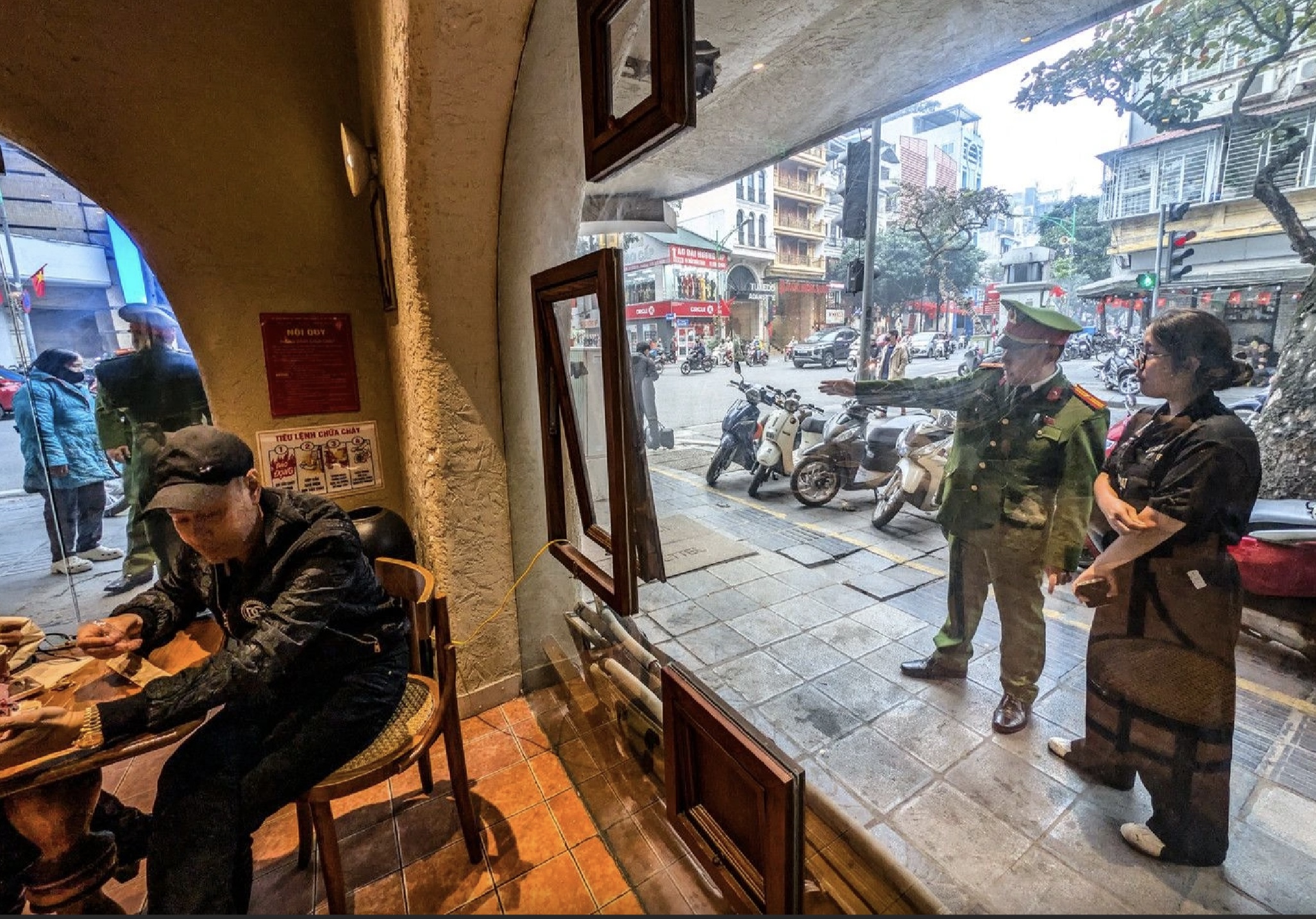 Trưởng công an P.Cửa Nam cùng 15 cấp dưới bị xếp loại ‘không hoàn thành nhiệm vụ’- Ảnh 1.