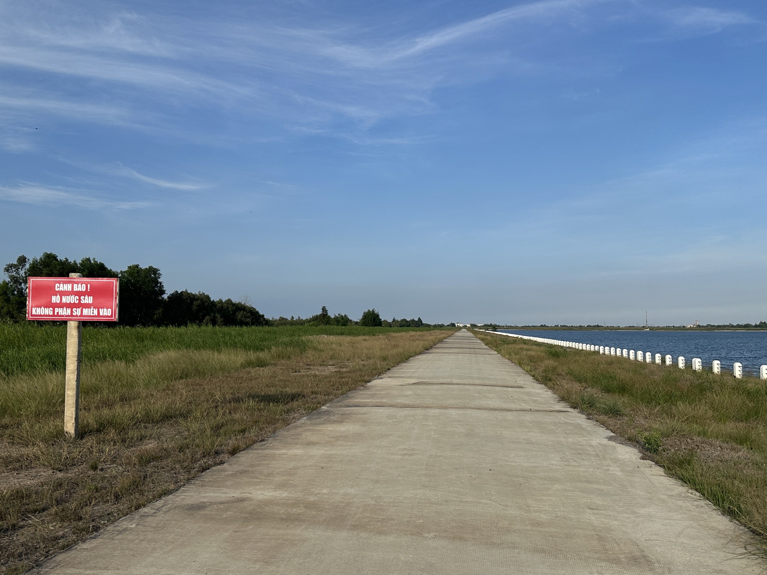 Hồ chứa nước ngọt gần 250 tỉ đồng, hoàn thành 2 năm nhưng để không- Ảnh 4.